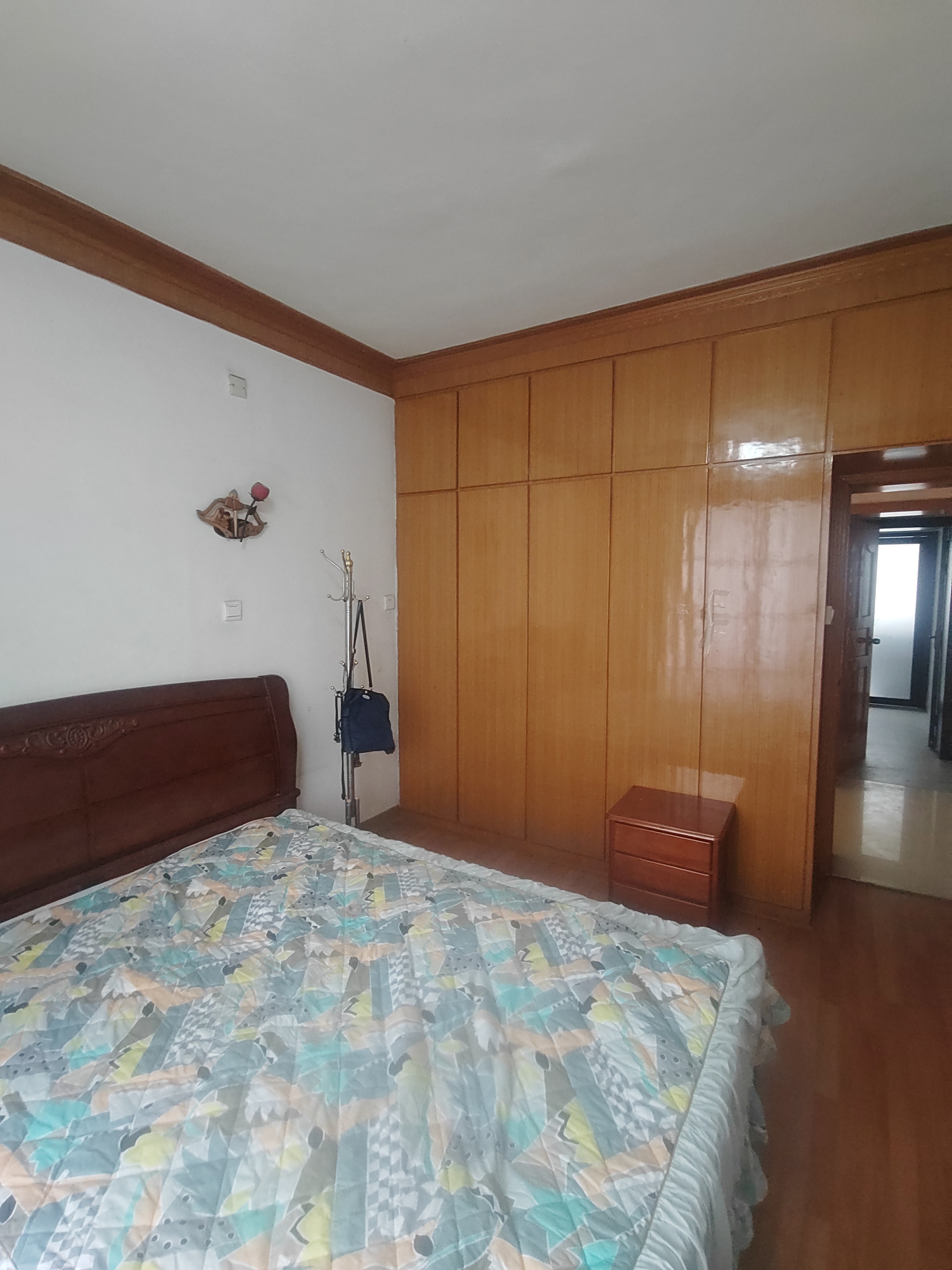 汇通国际  1室0厅0卫    1000.0元/月 汇通国际  1室0厅0卫    1000.0元/月室内图