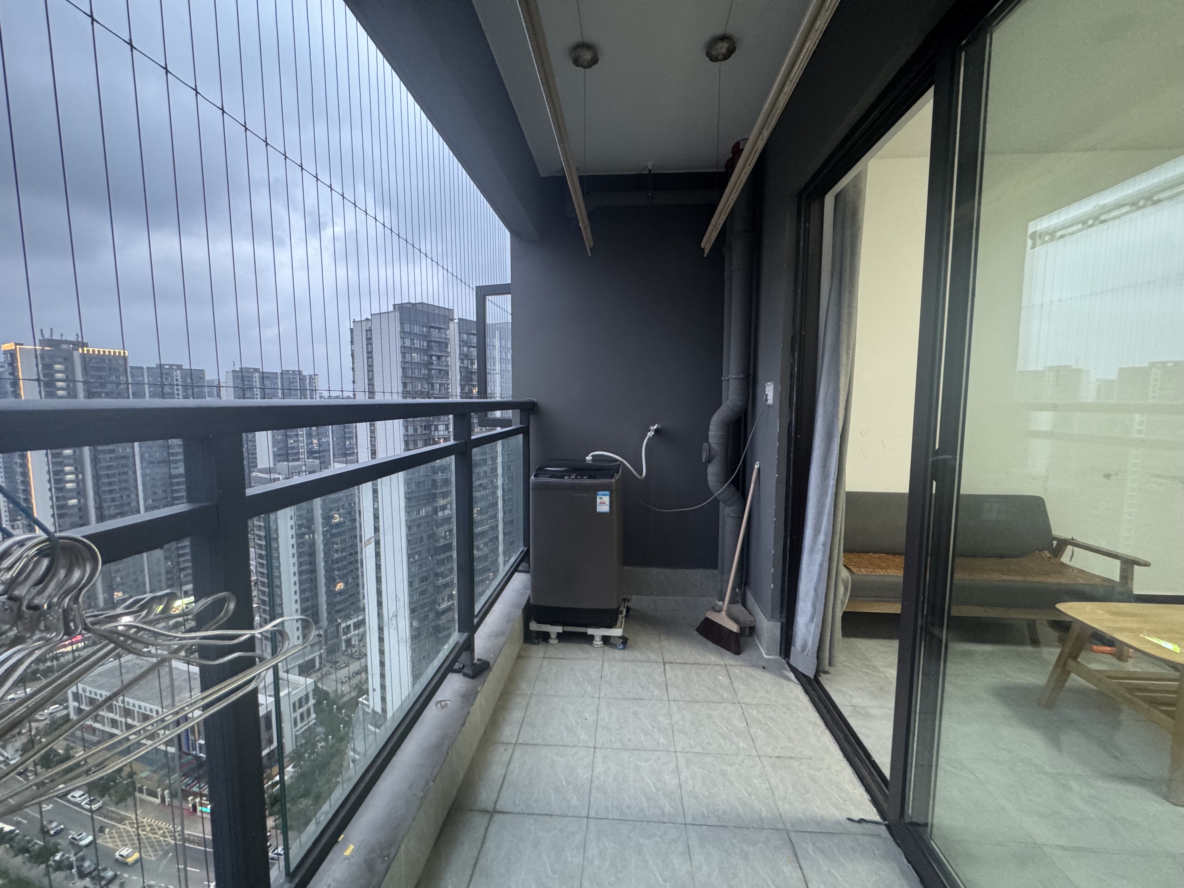 坡博家园一区  3室2厅1卫   2600.00元/月室内图