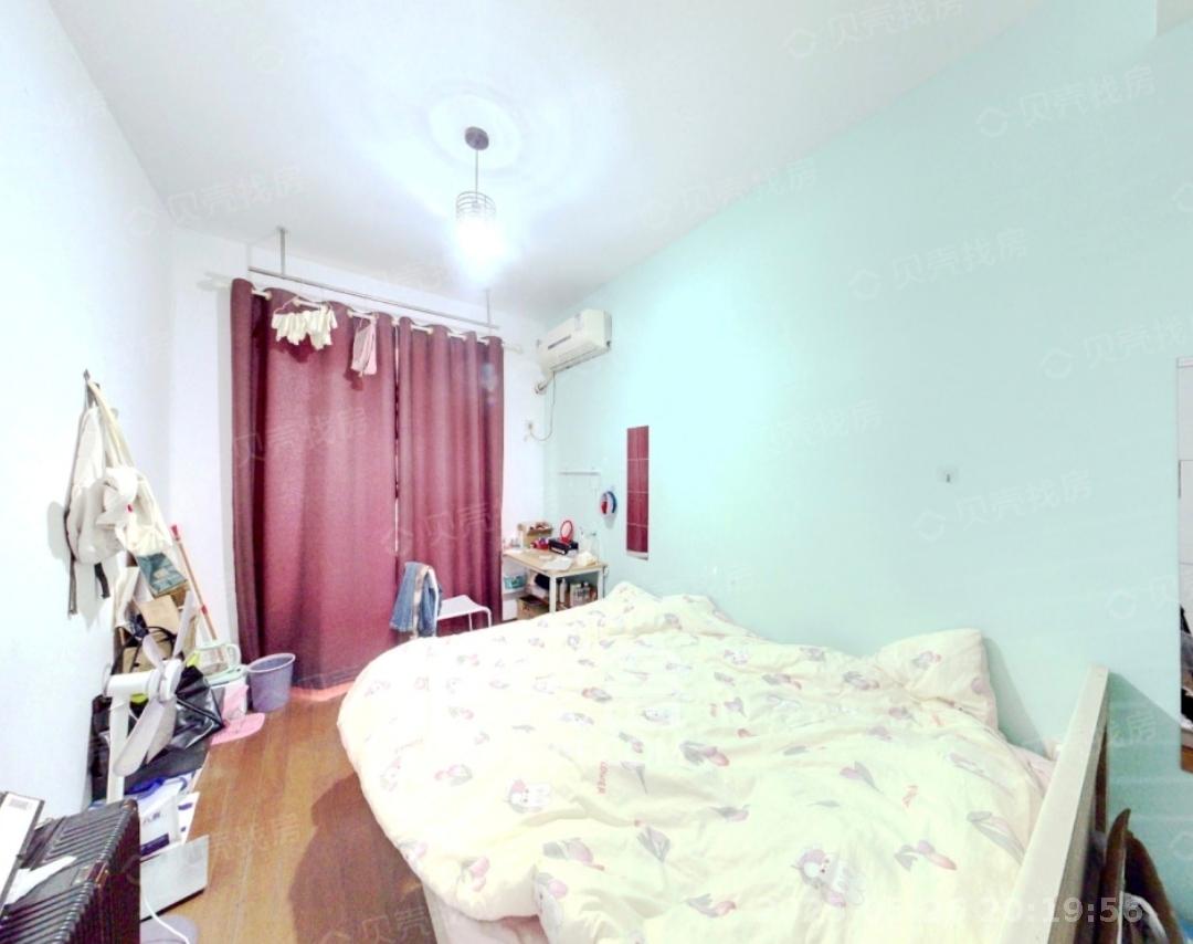 一心花苑  1室1厅1卫    950.0元/月 一心花苑  1室1厅1卫    950.0元/月室内图