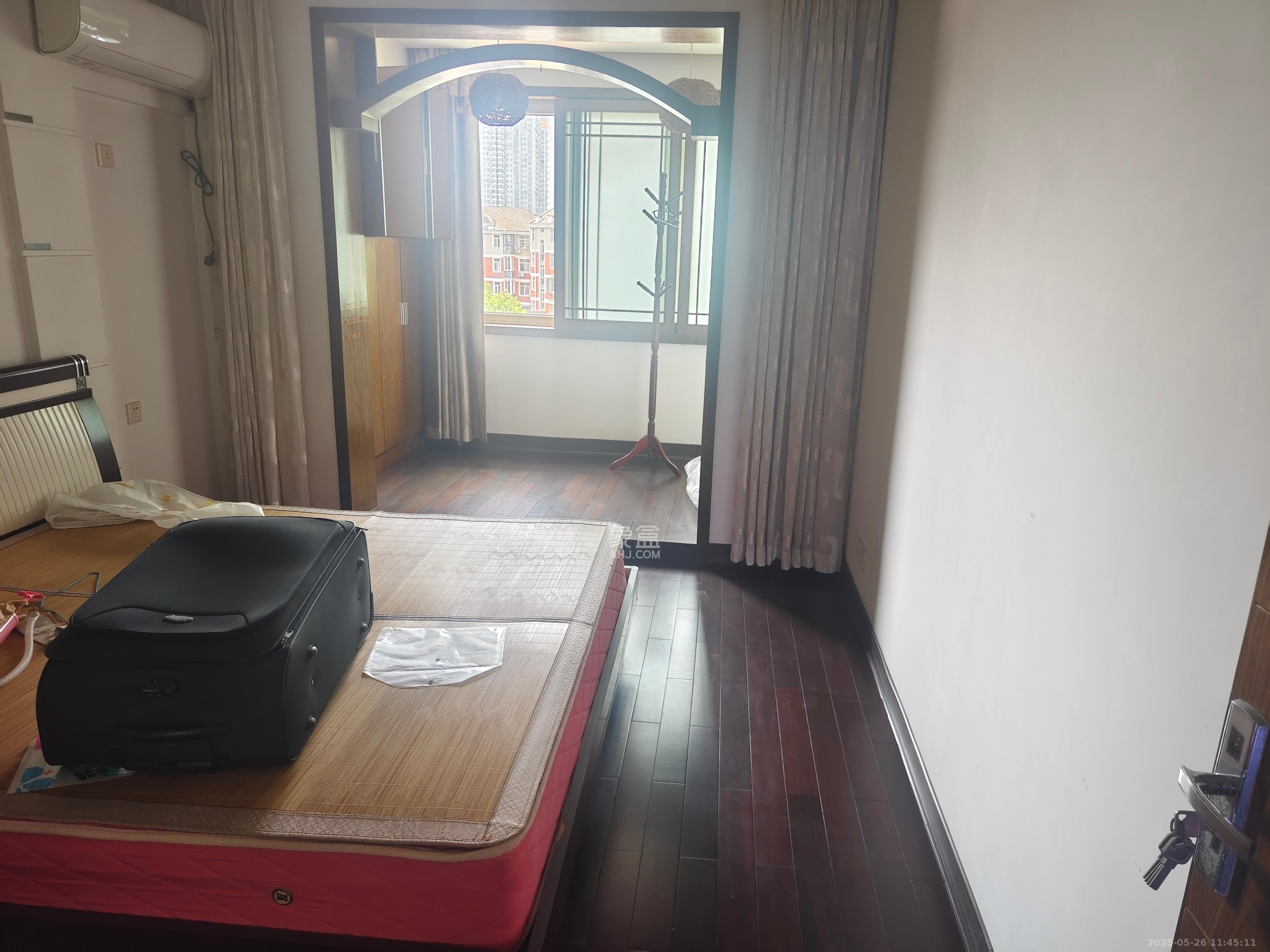 星沙国税局宿舍(星邻东苑) 4室2厅2卫 2000.0元/月 星沙国税局宿舍(星邻东苑) 4室2厅2卫 2000.0元/月室内图