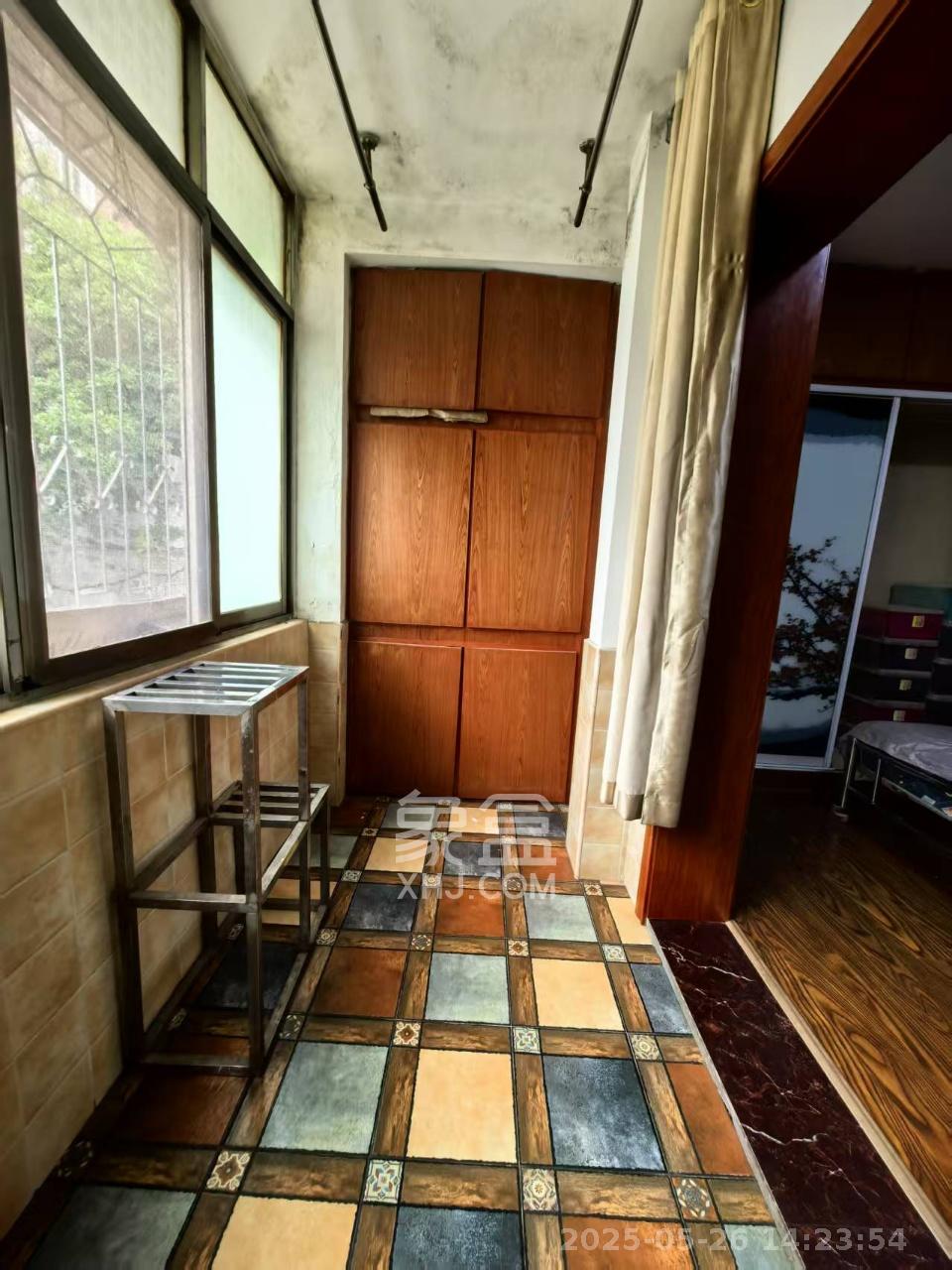 红花坡社区  2室1厅1卫   1500.00元/月室内图