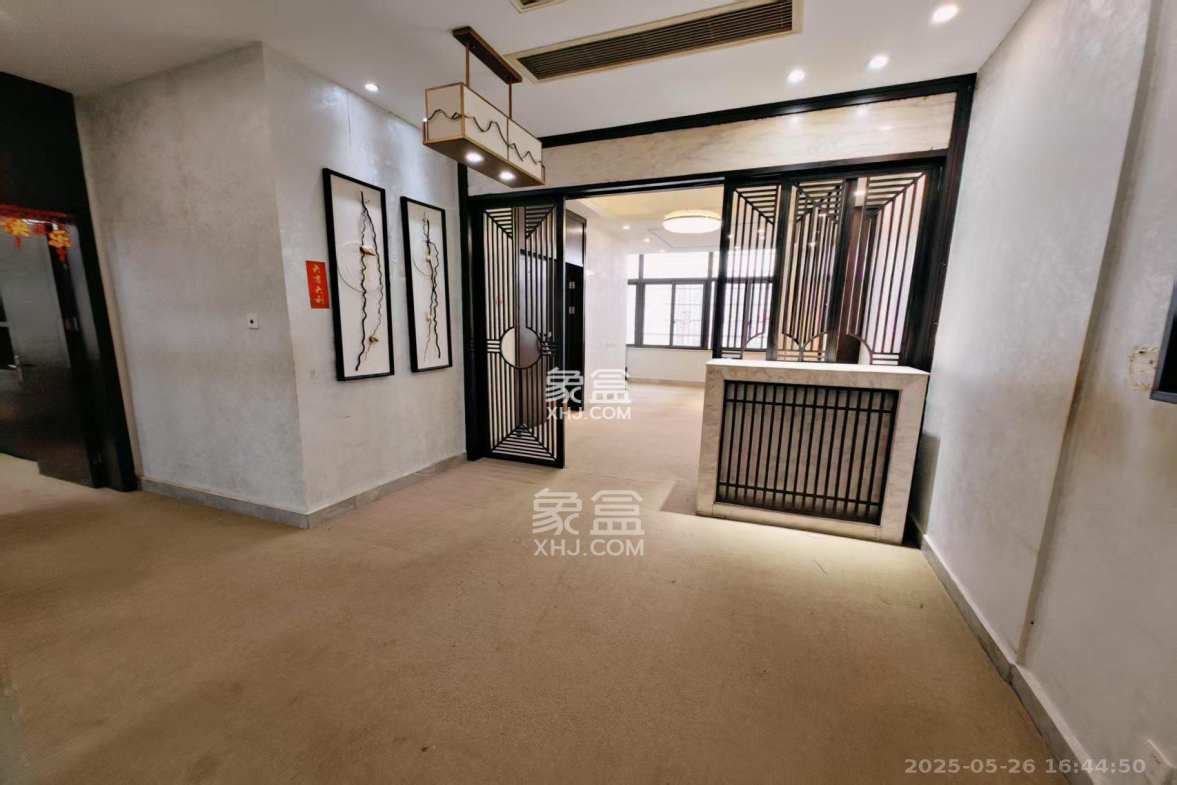 上庭苑  4室2厅2卫    5000.0元/月 上庭苑  4室2厅2卫    5000.0元/月室内图