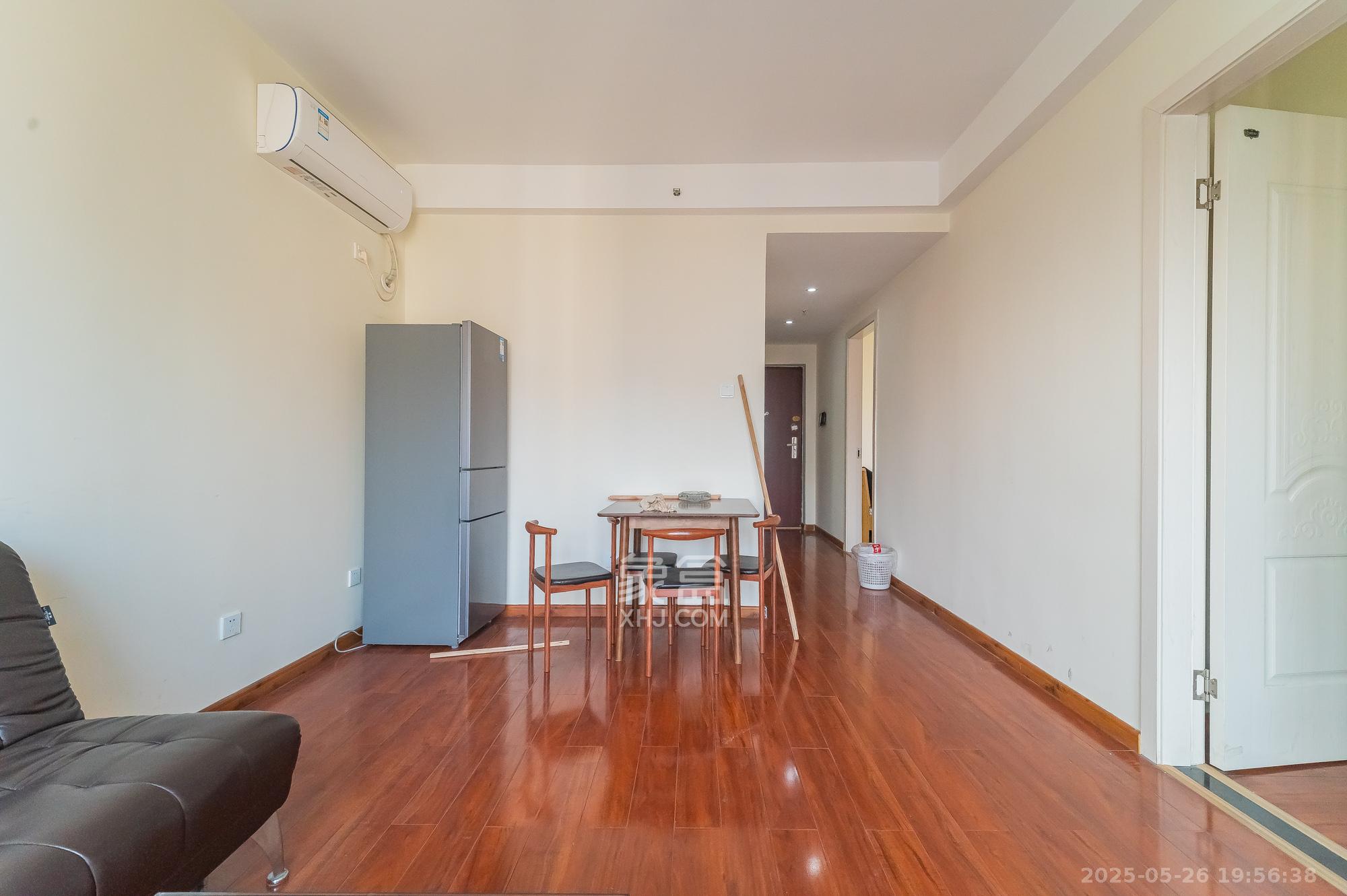 华润五彩城 1室1厅1卫 52.8万 华润五彩城 1室1厅1卫 52.8万客厅