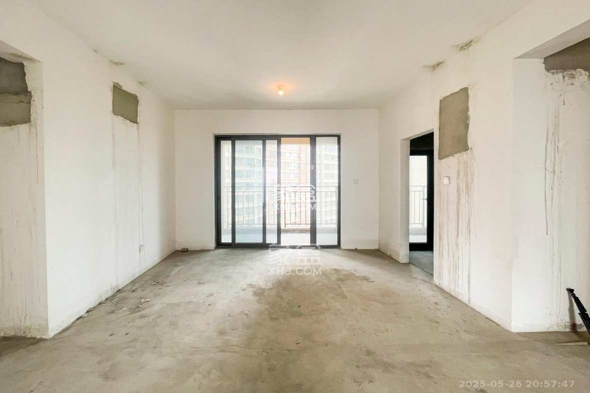 长沙雅居乐花园 4室2厅2卫 123.00万 长沙雅居乐花园 4室2厅2卫 123.00万客厅