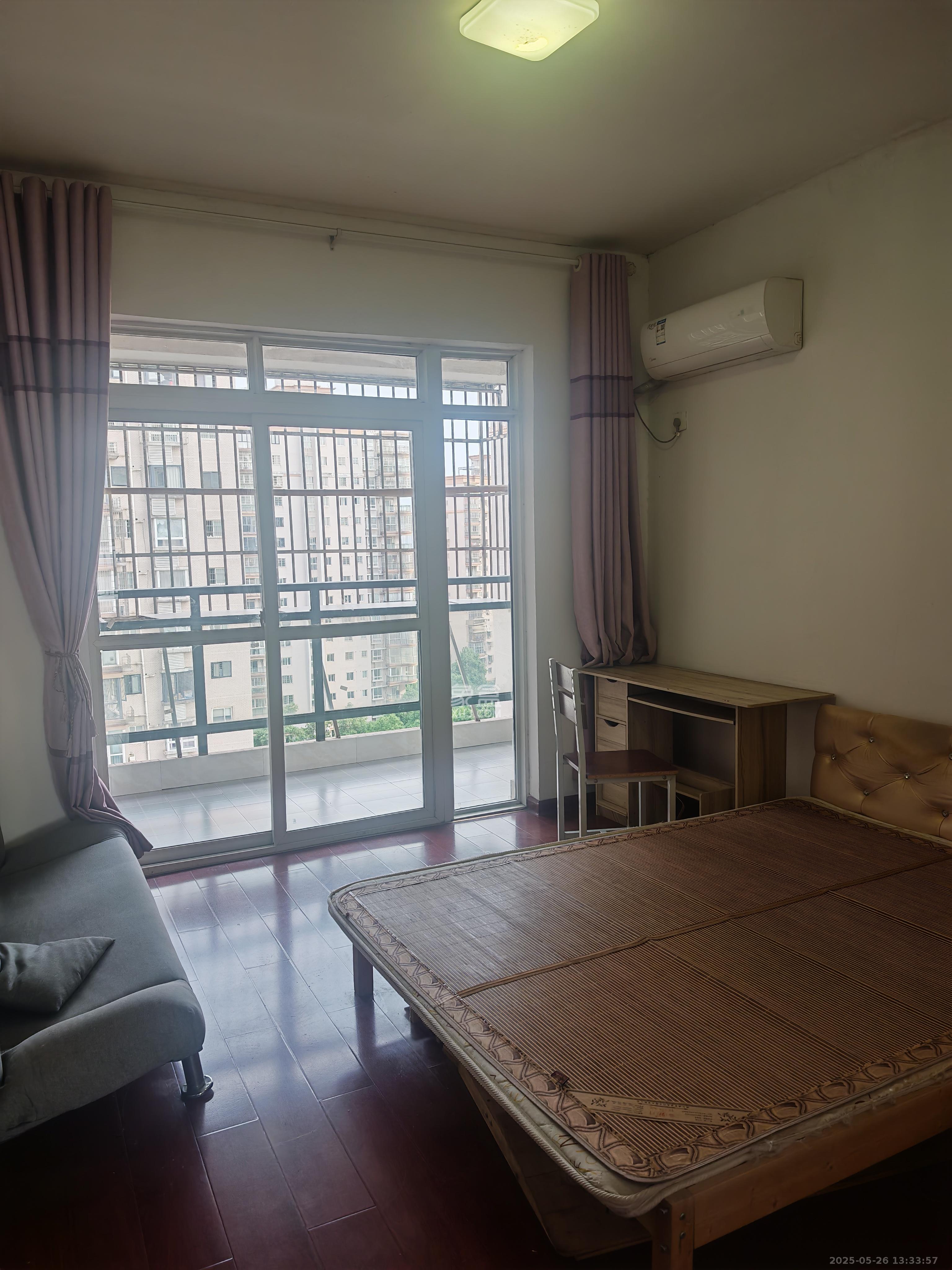 鑫天山城明珠  4室2厅1卫    1800.0元/月 鑫天山城明珠  4室2厅1卫    1800.0元/月室内图