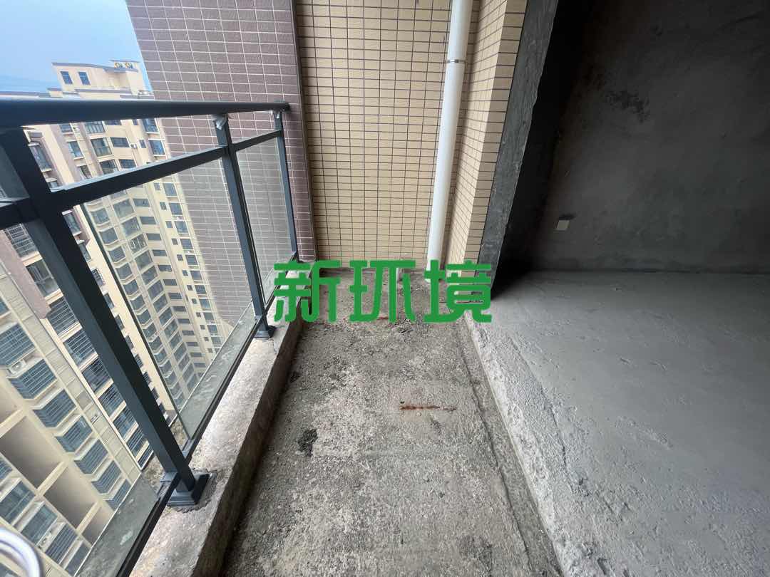 龙源华城  3室2厅2卫   68.00万客厅