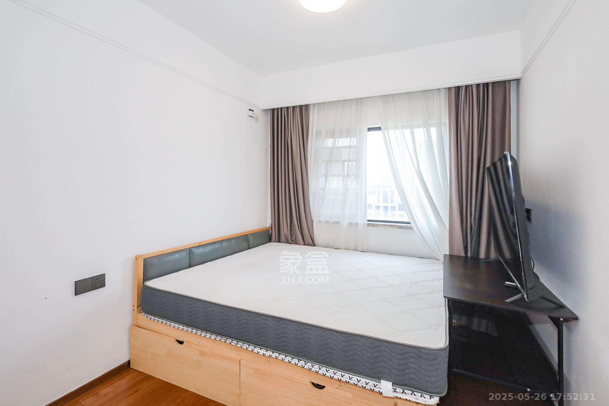 万科里金域滨江 4室2厅2卫 400.0万 万科里金域滨江 4室2厅2卫 400.0万卧室