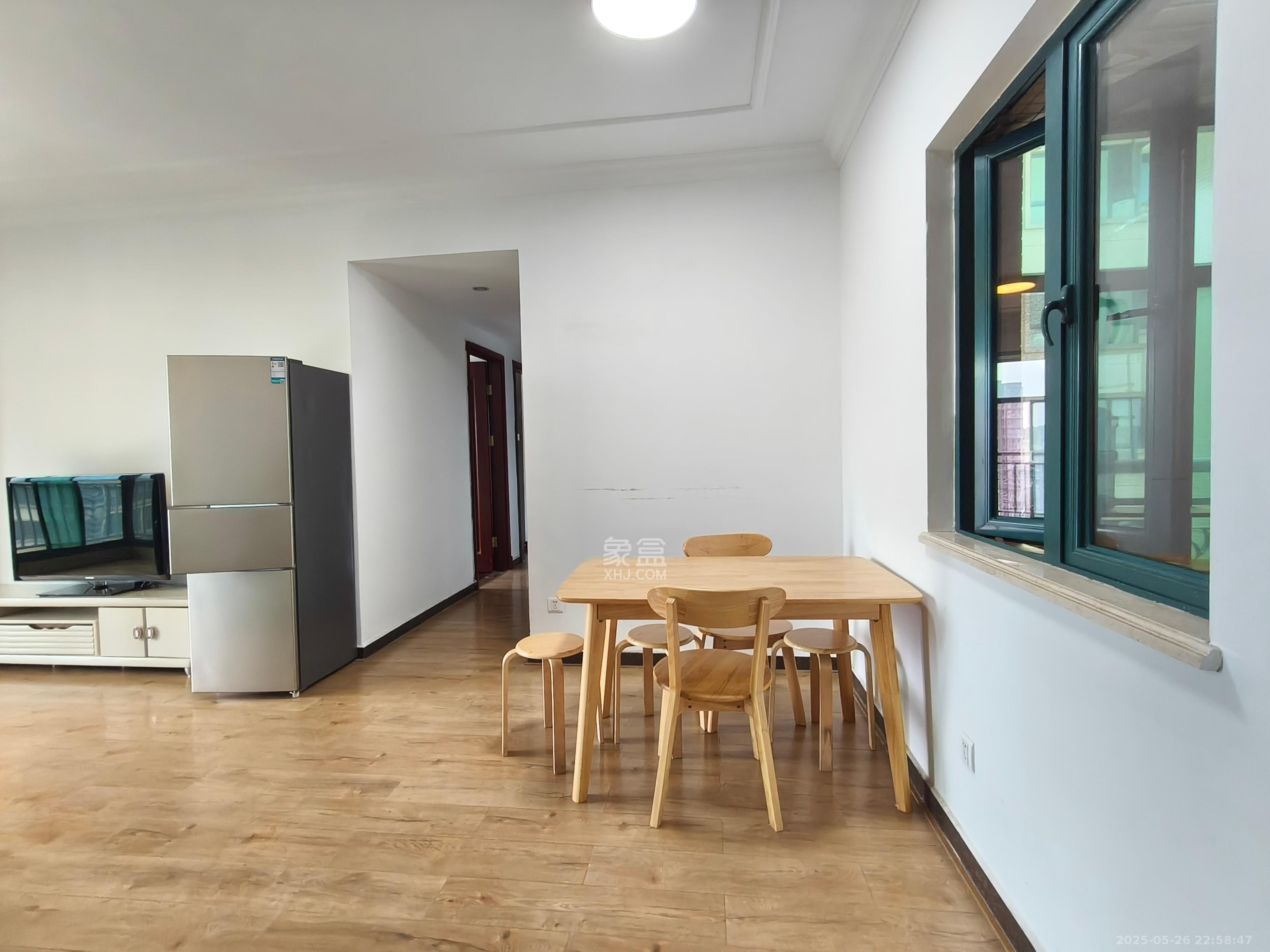 恒大城 3室2厅1卫 2300.0元/月 恒大城 3室2厅1卫 2300.0元/月室内图