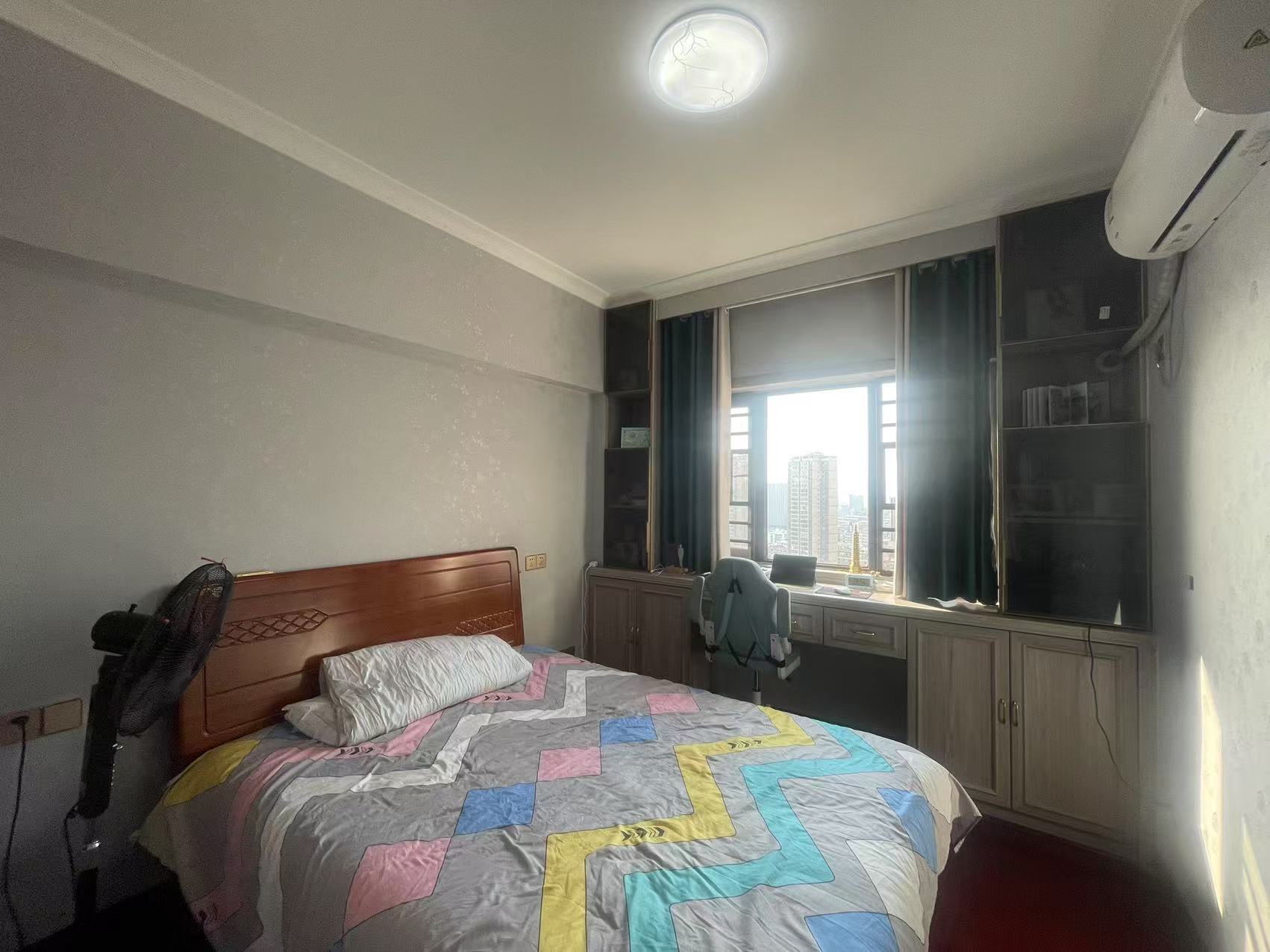 大同芙蓉二期(芙蓉广场) 4室2厅2卫 129.8万 大同芙蓉二期(芙蓉广场) 4室2厅2卫 129.8万室内图