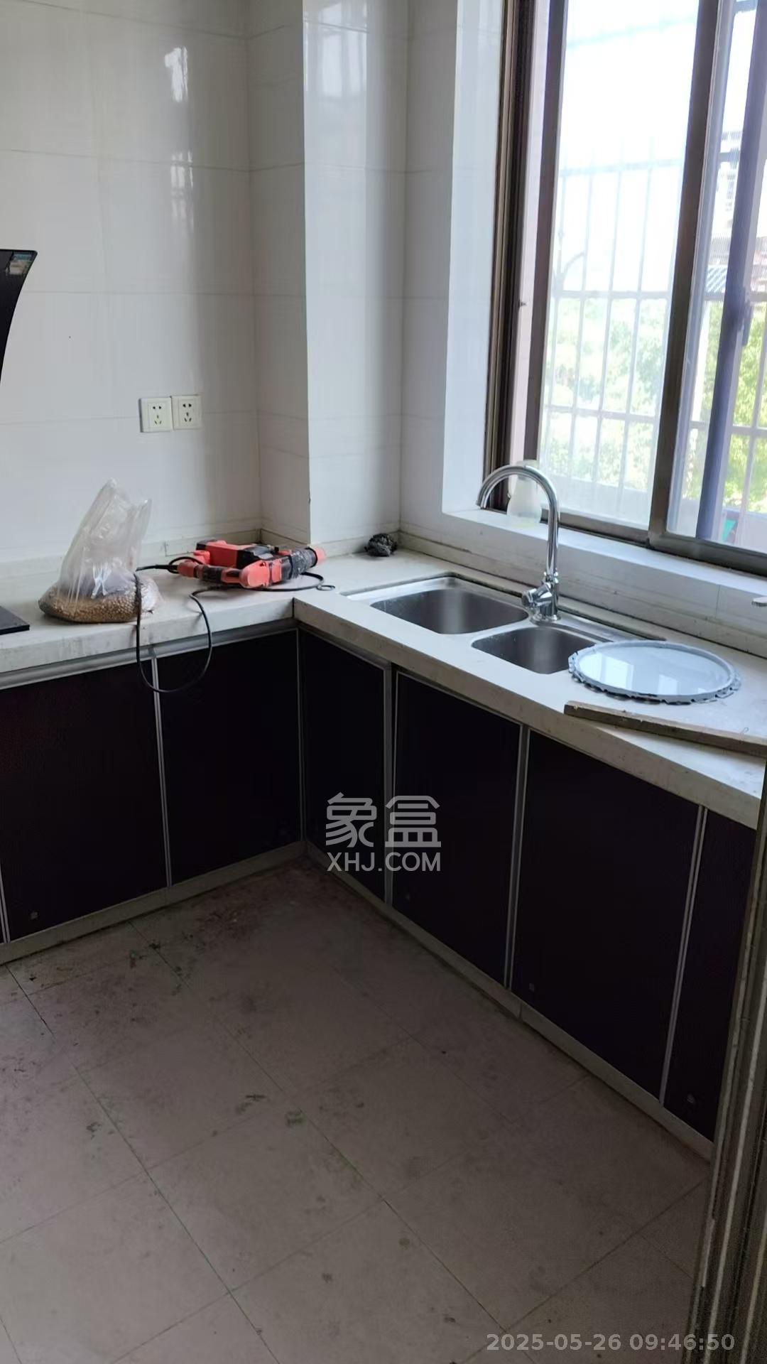 新路小区  3室2厅1卫    2000.0元/月 新路小区  3室2厅1卫    2000.0元/月室内图