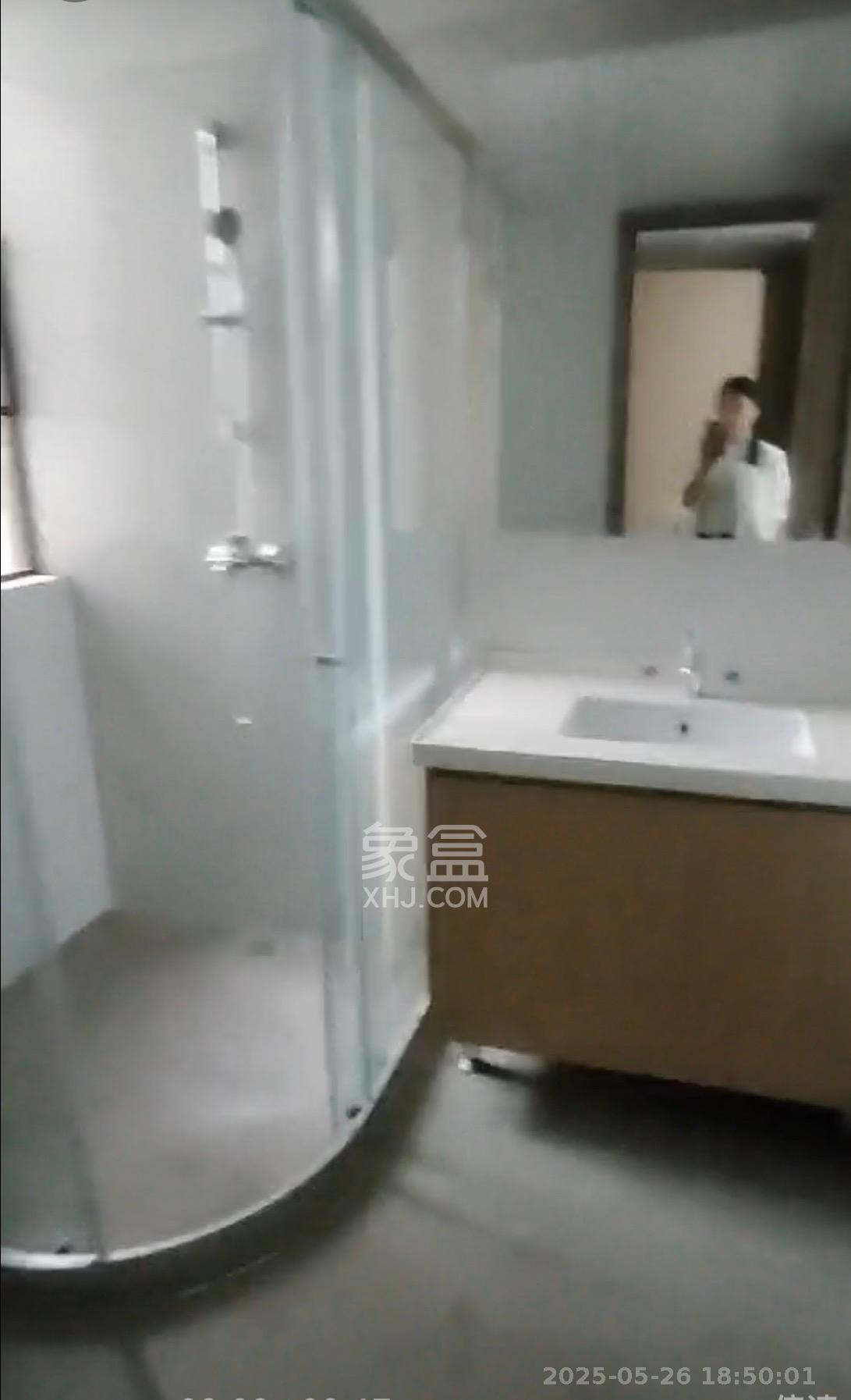 招商华发依云曦城  4室2厅2卫    3000.0元/月室内图