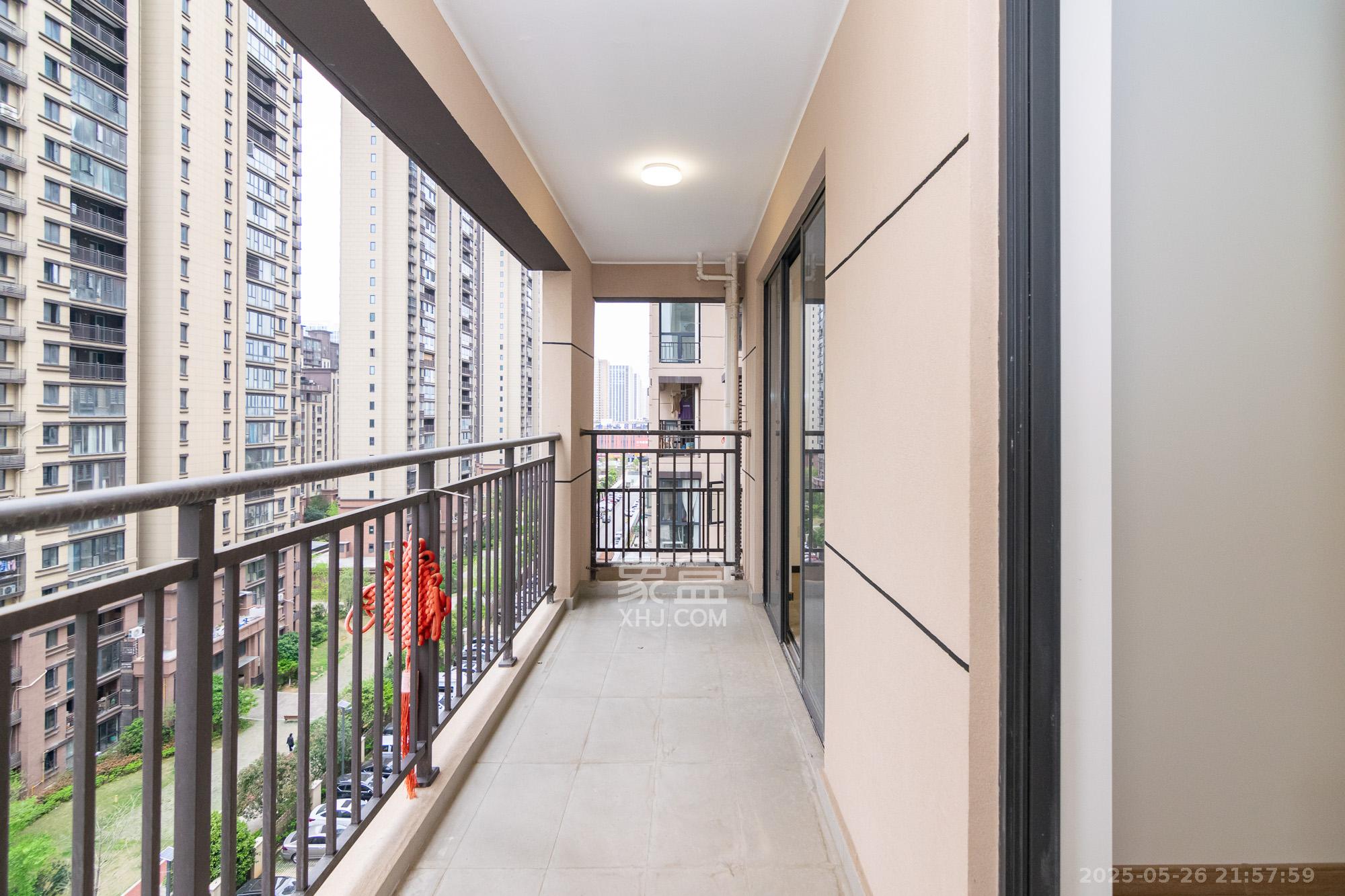 澳海望洲府  3室2厅2卫    76.0万 澳海望洲府  3室2厅2卫    76.0万阳台