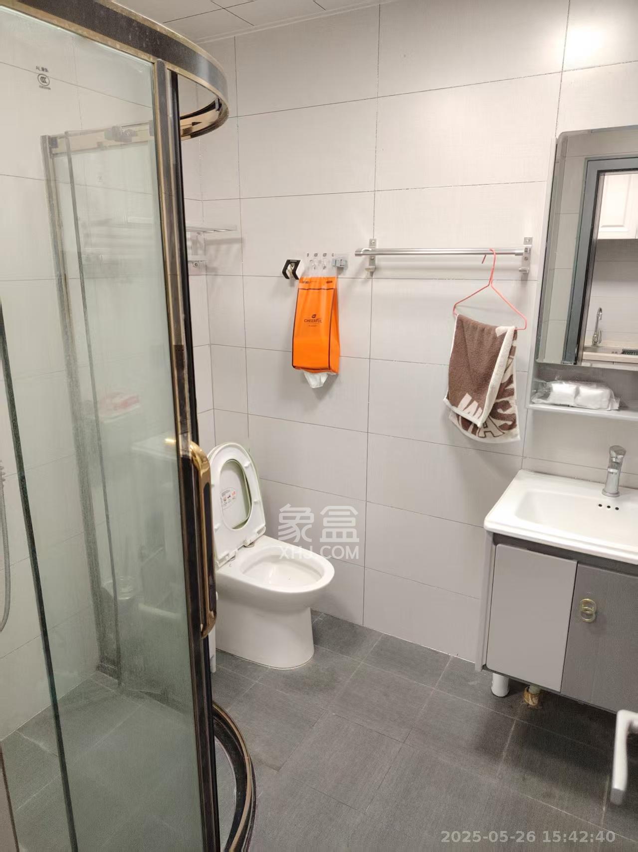 奥克斯滨仕花园(奥克斯洋湖广场/奥克斯中心)  1室1厅1卫    1800.0元/月 奥克斯滨仕花园(奥克斯洋湖广场/奥克斯中心)  1室1厅1卫    1800.0元/月室内图