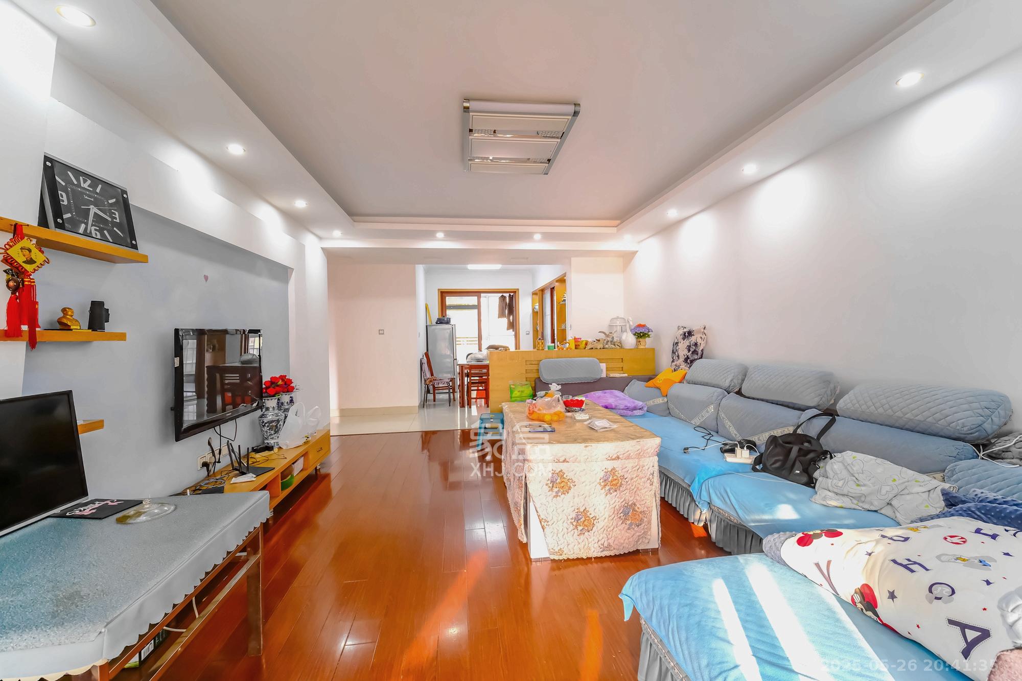 红树湾 3室2厅2卫 69.8万 红树湾 3室2厅2卫 69.8万客厅