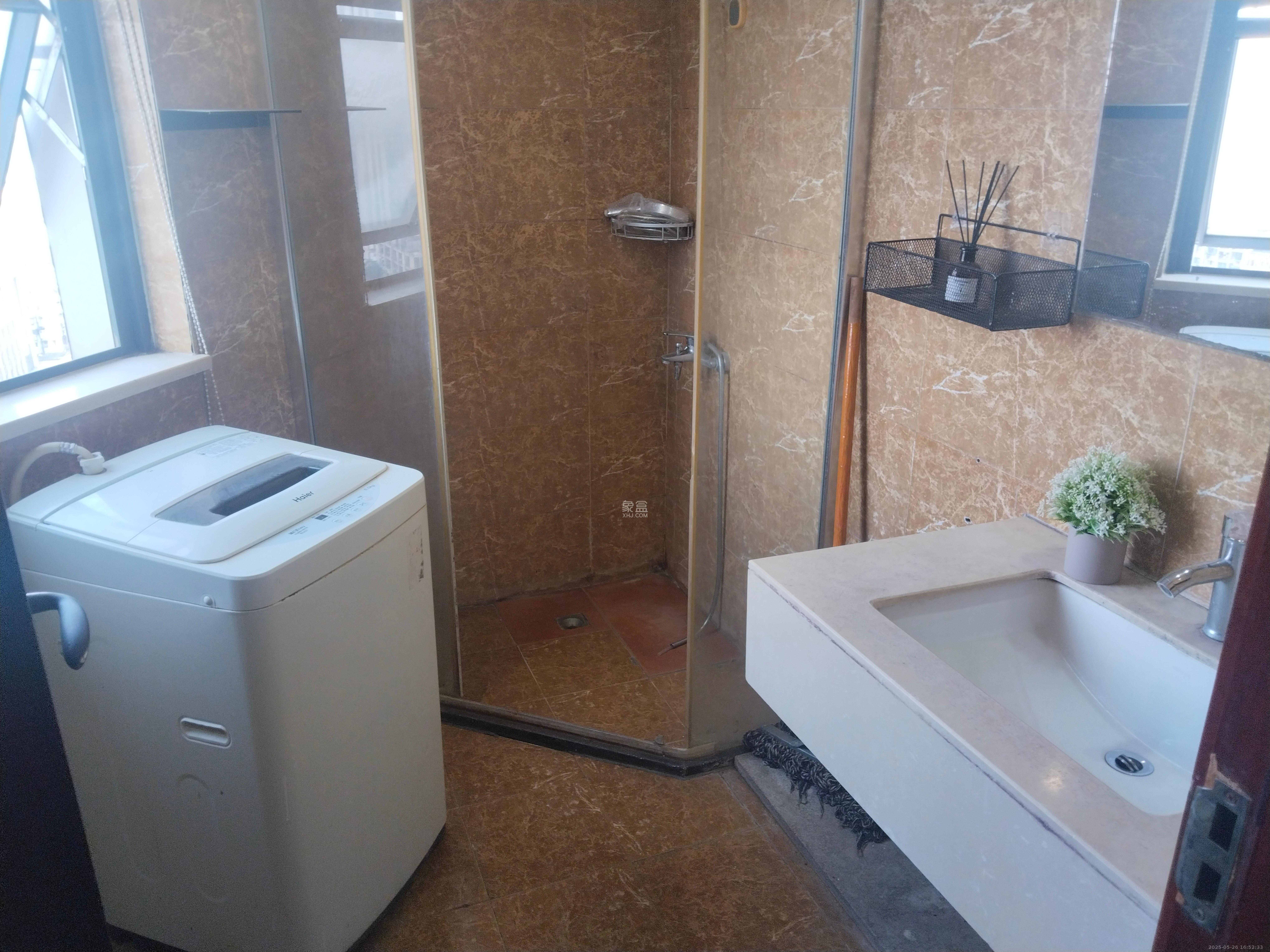 东塘瑞府  1室1厅1卫    1800.0元/月室内图