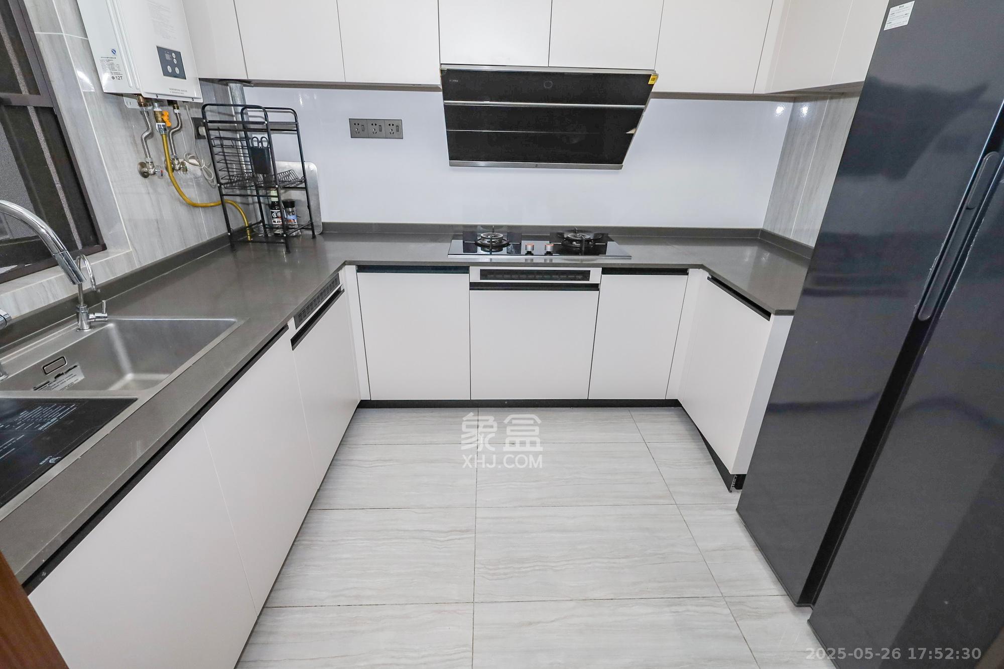 万科里金域滨江 4室2厅2卫 400.0万 万科里金域滨江 4室2厅2卫 400.0万厨房