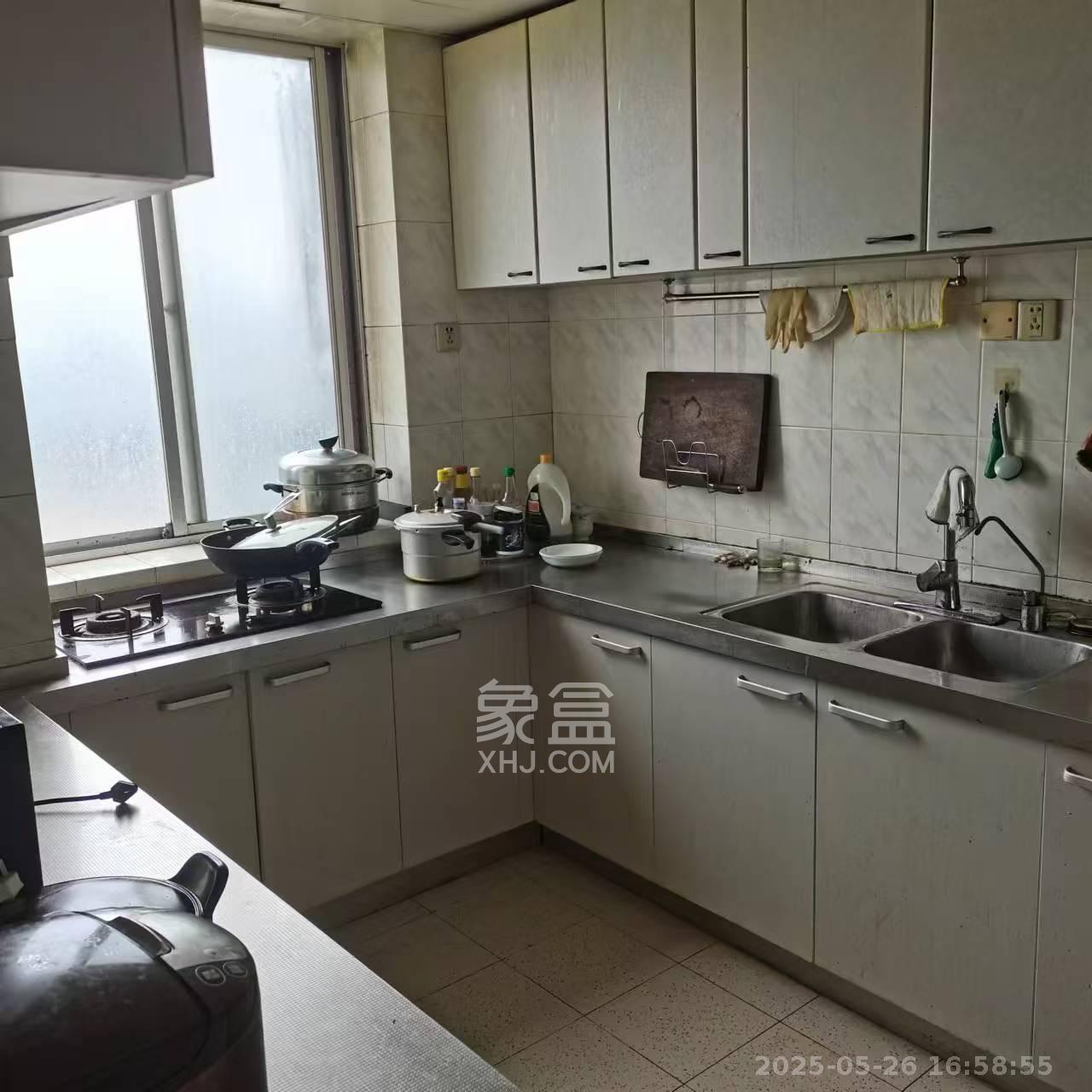 湘农桥社区  3室2厅2卫    3900.0元/月 湘农桥社区  3室2厅2卫    3900.0元/月室内图