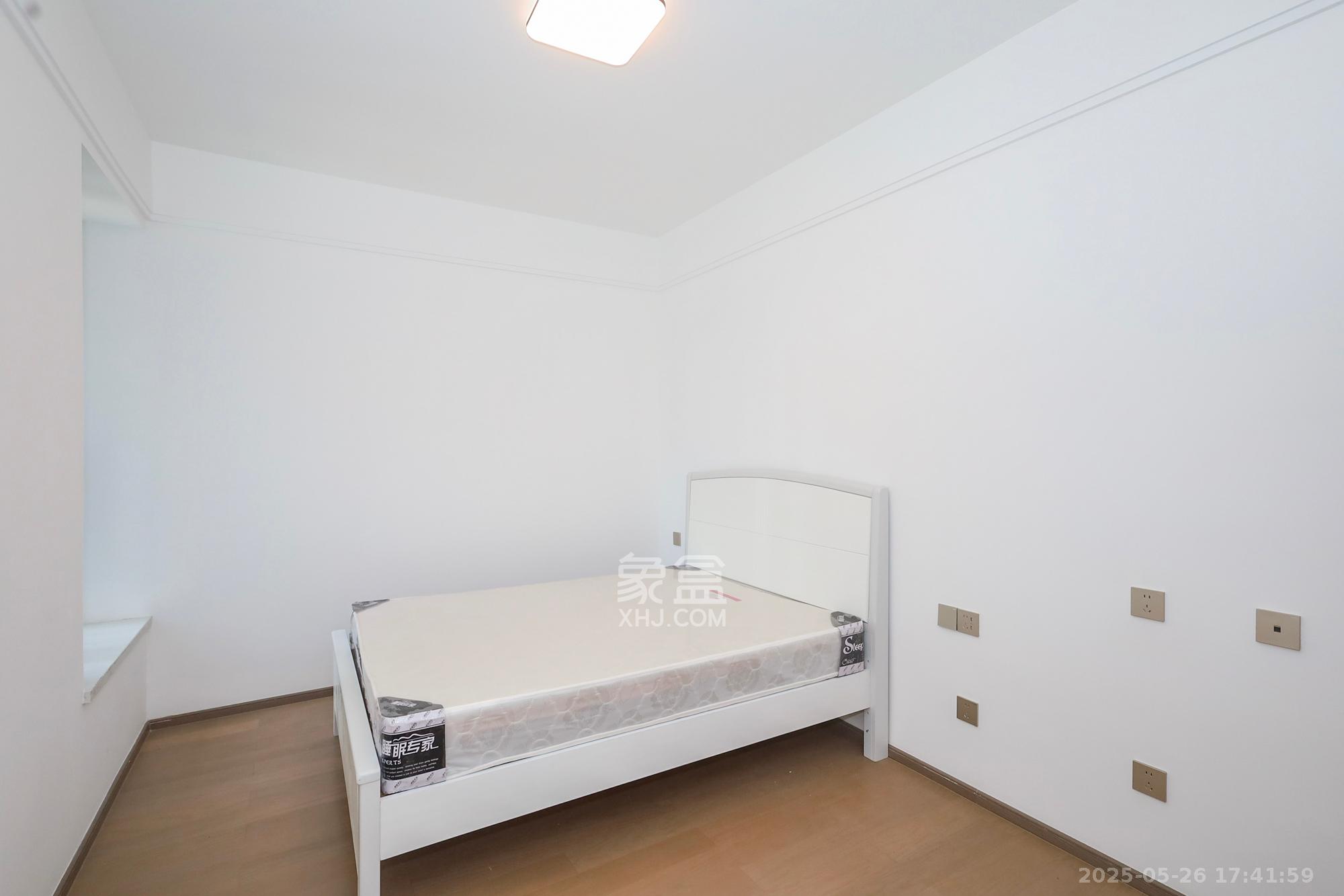 复地滨江金融中心 3室2厅2卫 199.8万 复地滨江金融中心 3室2厅2卫 199.8万卧室