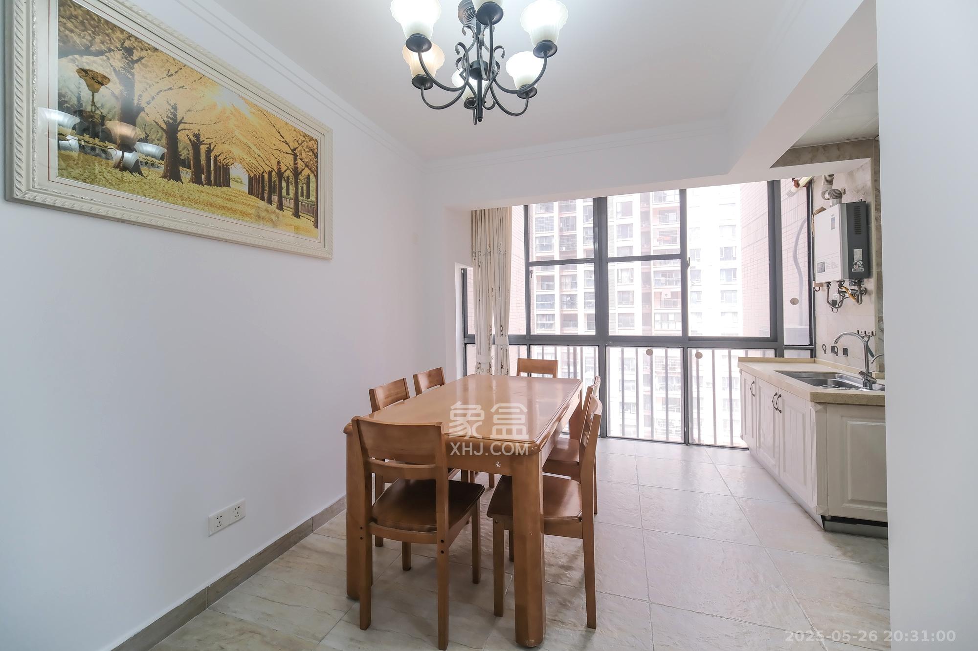 三一街区  3室2厅2卫    85.8万 三一街区  3室2厅2卫    85.8万客厅