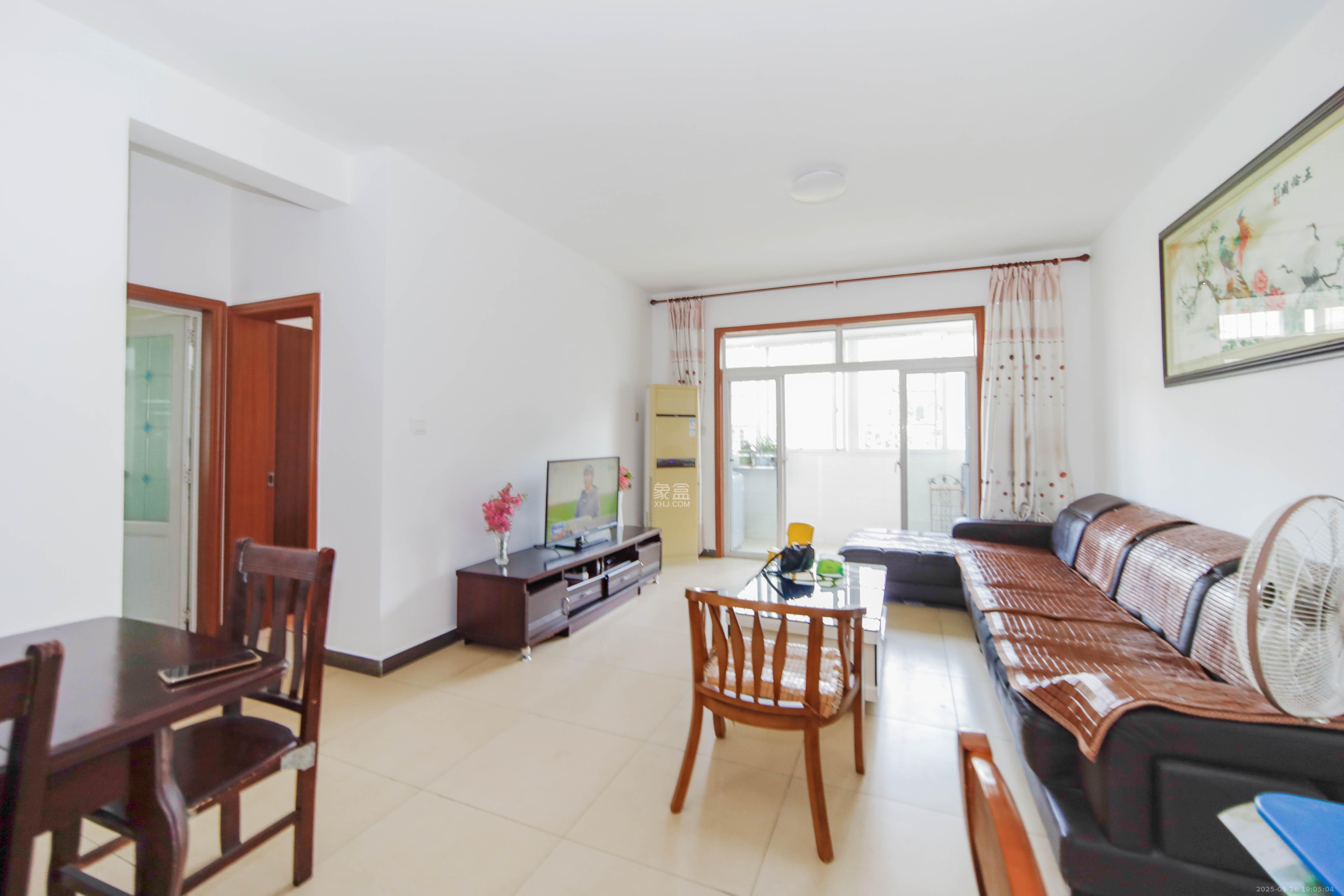 湘樟园小区(湘樟家园)  3室2厅1卫    65.5万 湘樟园小区(湘樟家园)  3室2厅1卫    65.5万客厅