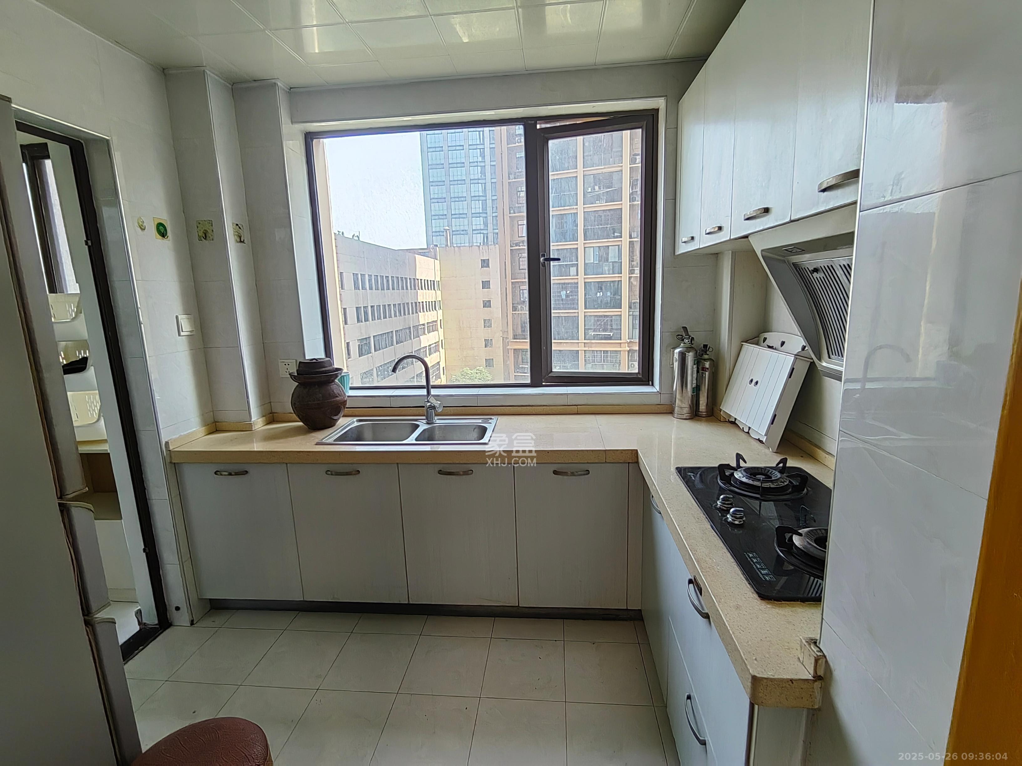 旭辉华庭  3室2厅2卫   1900.00元/月室内图