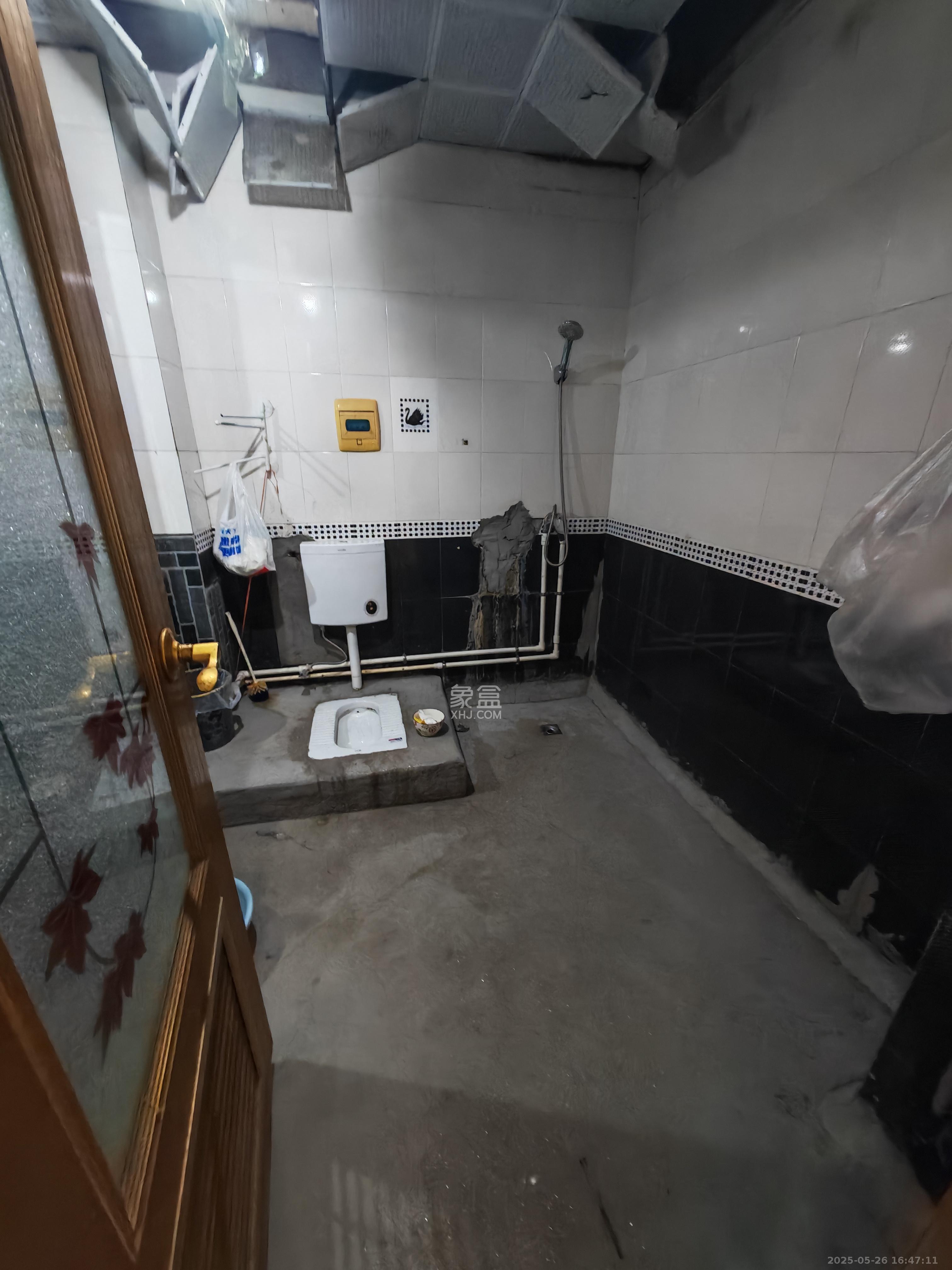 天润花园 3室2厅2卫 2200.0元/月 天润花园 3室2厅2卫 2200.0元/月室内图