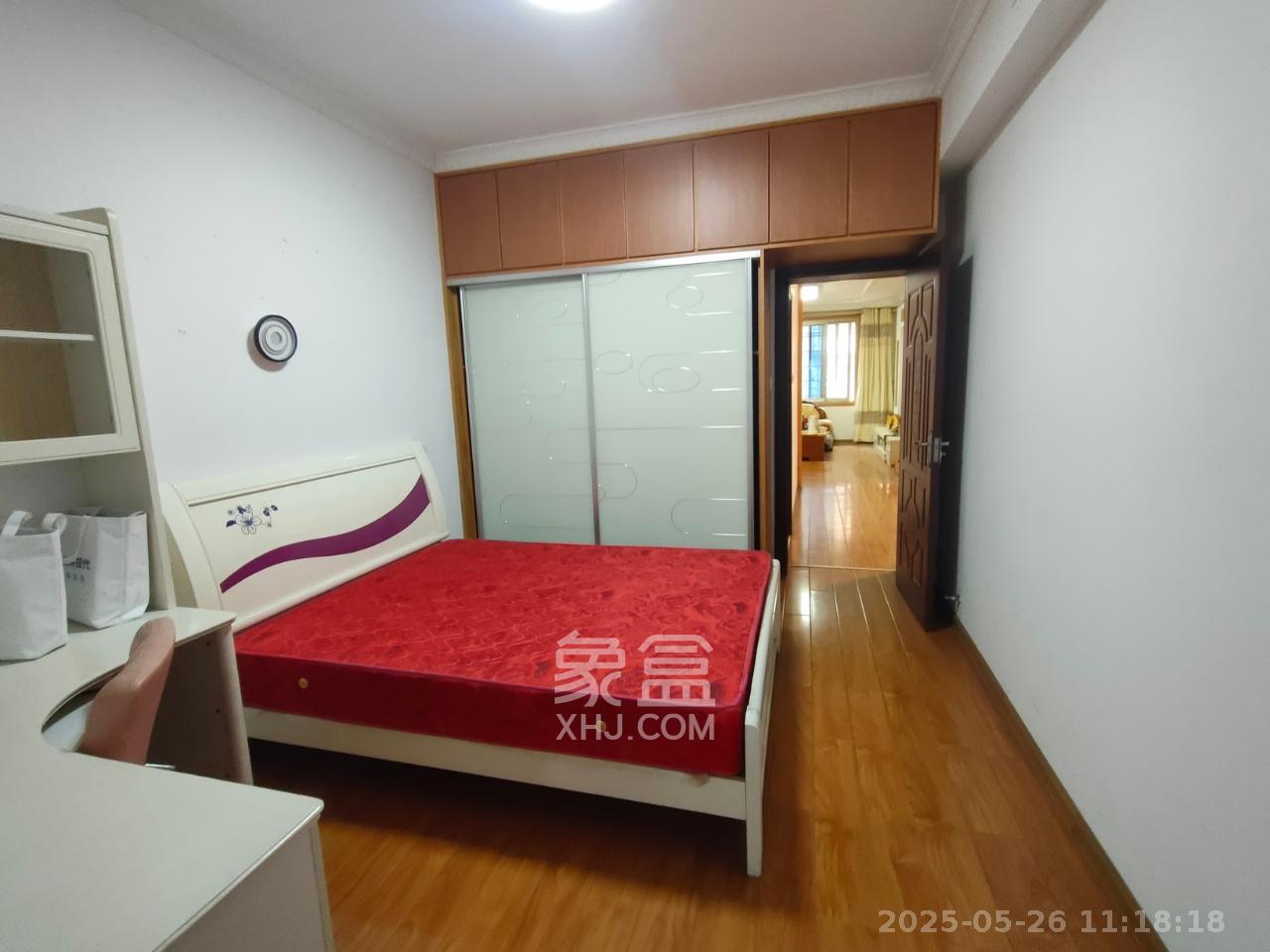 安泰新村  3室2厅2卫   1900.00元/月室内图