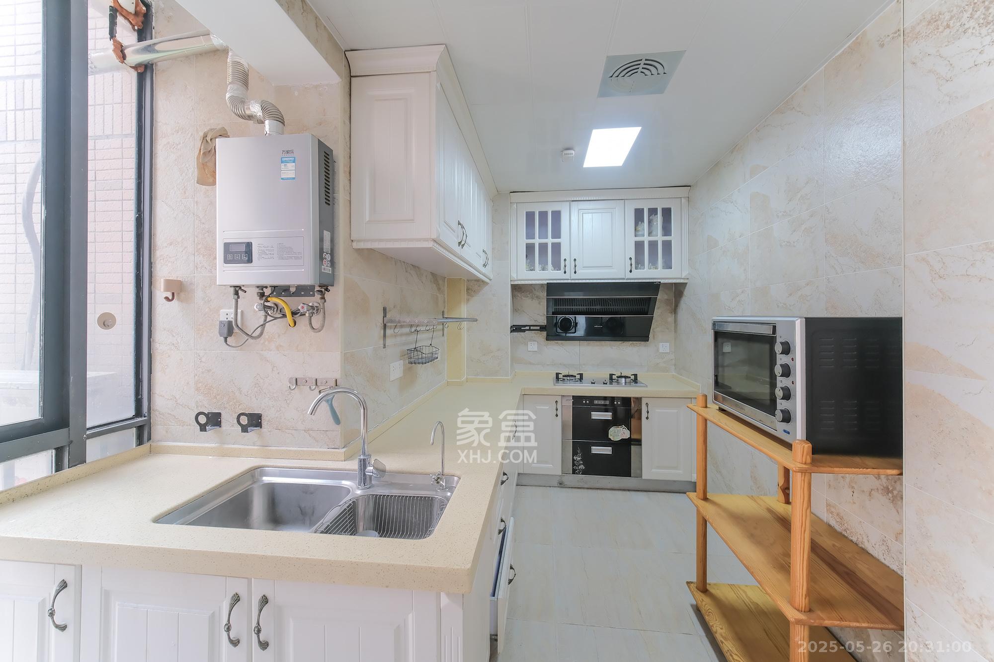 三一街区  3室2厅2卫    85.8万 三一街区  3室2厅2卫    85.8万厨房