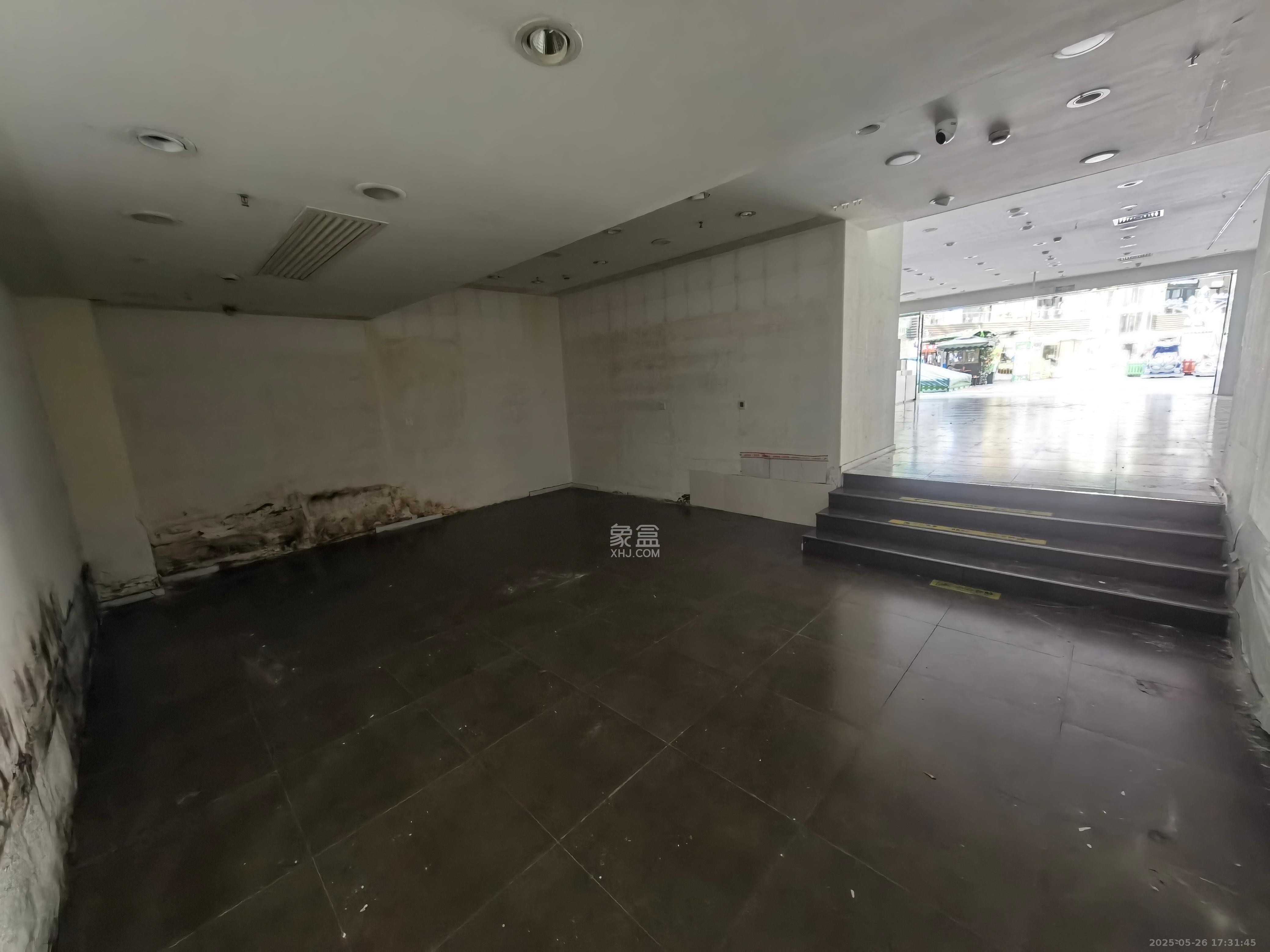 河西王府井商业广场   67.9㎡     12000.00元/月室内图