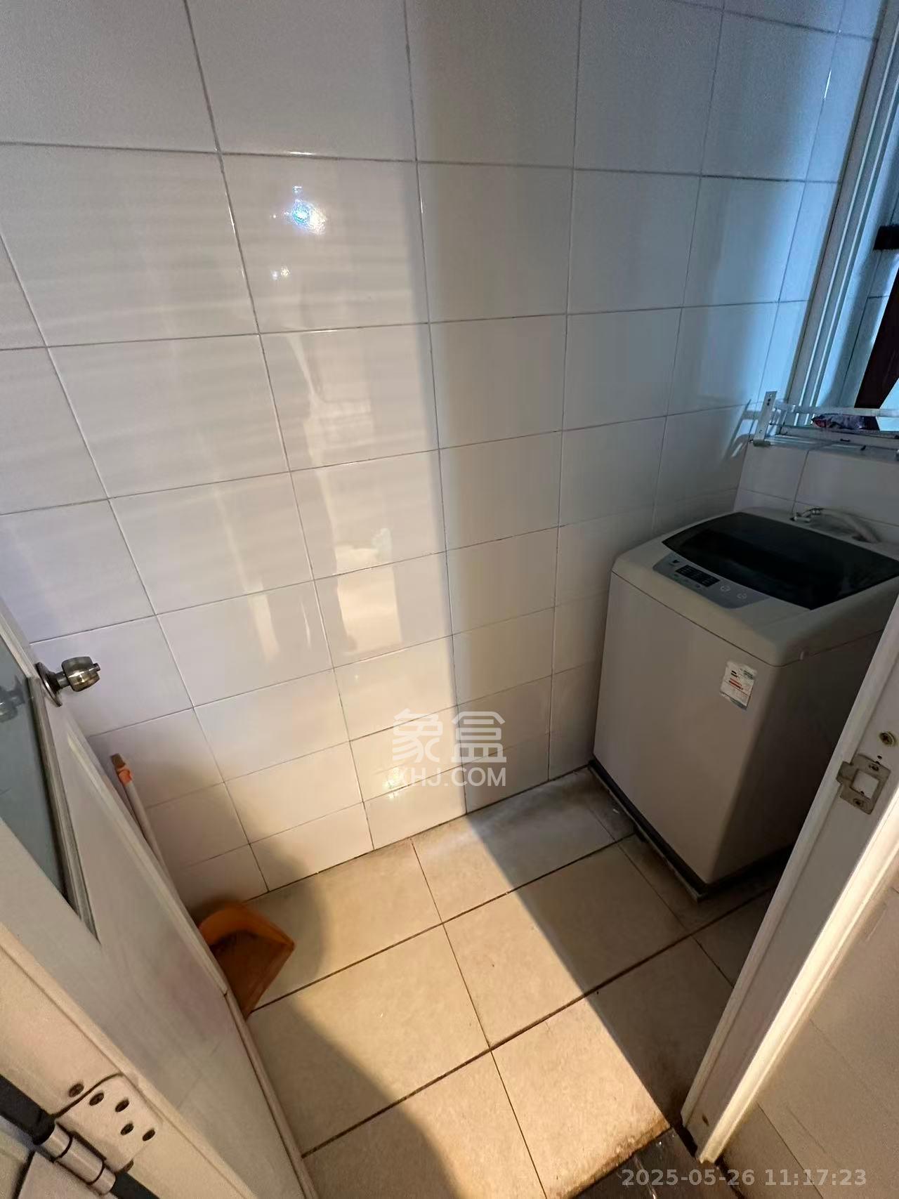 晶华美地  2室2厅1卫   1500.00元/月室内图
