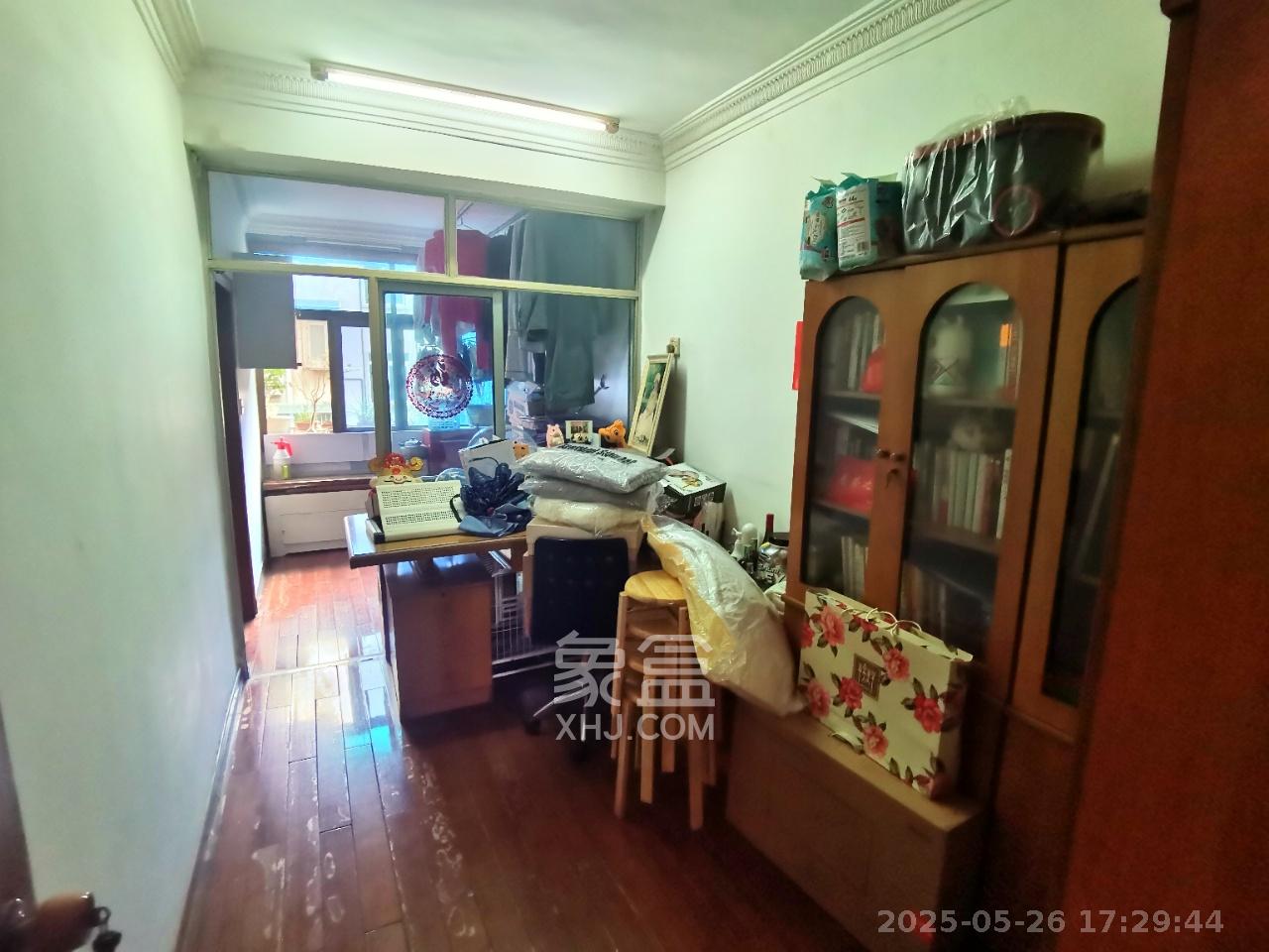 牛婆塘社区  4室2厅1卫   2700.00元/月室内图