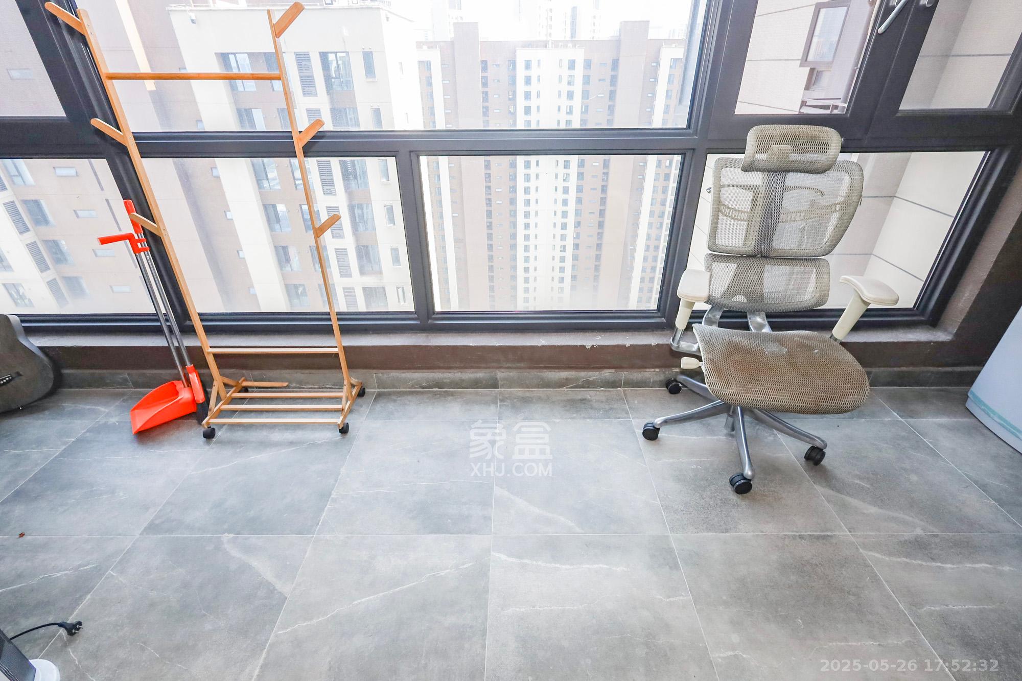 万科里金域滨江 4室2厅2卫 400.0万 万科里金域滨江 4室2厅2卫 400.0万阳台