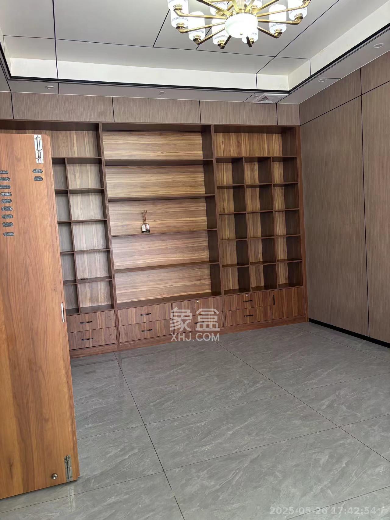 山水人家三期   130.05㎡     4000.00元/月室内图