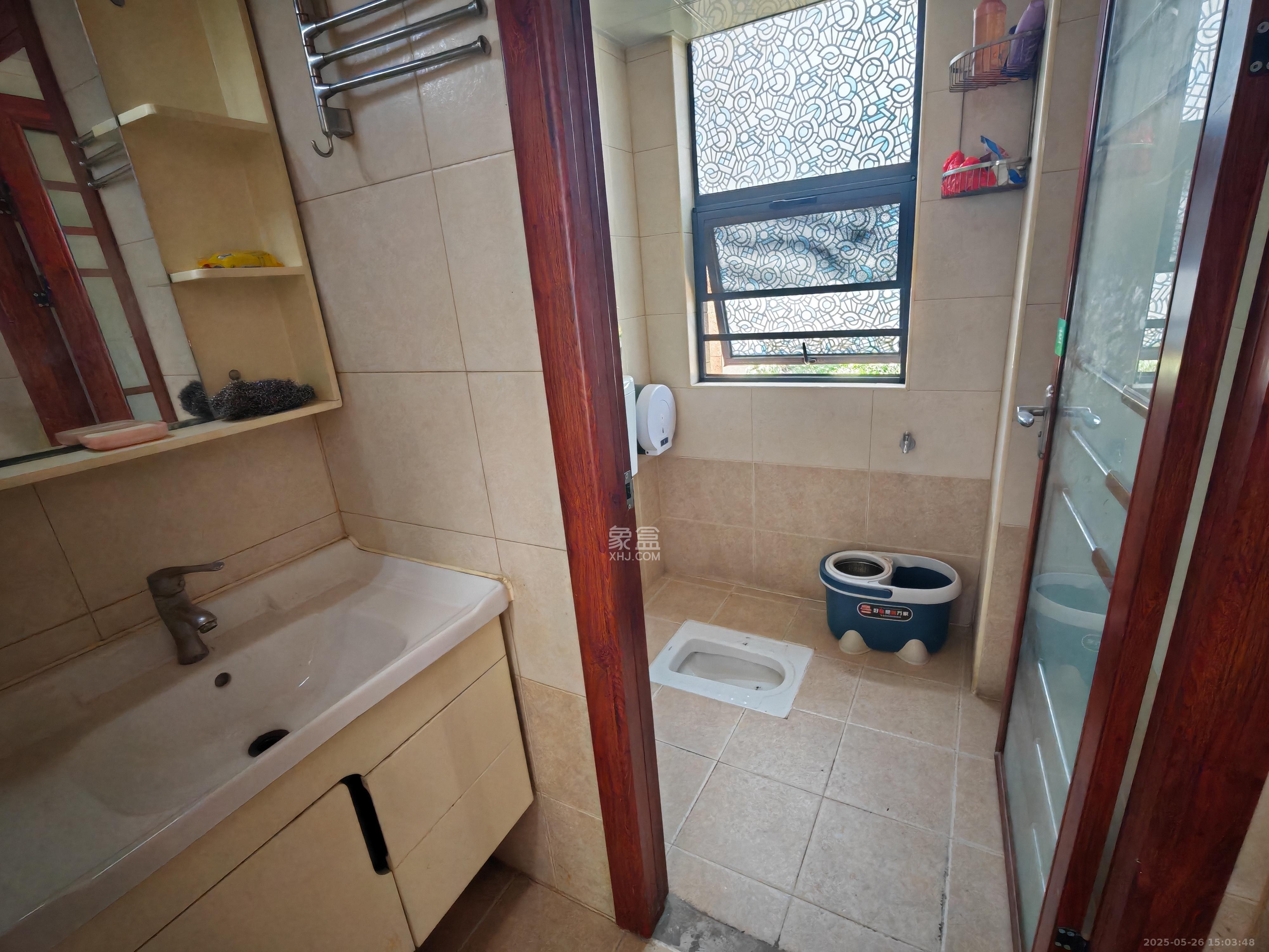 天鸿天府(天鸿中央大院)  4室2厅2卫    2900.0元/月 天鸿天府(天鸿中央大院)  4室2厅2卫    2900.0元/月室内图