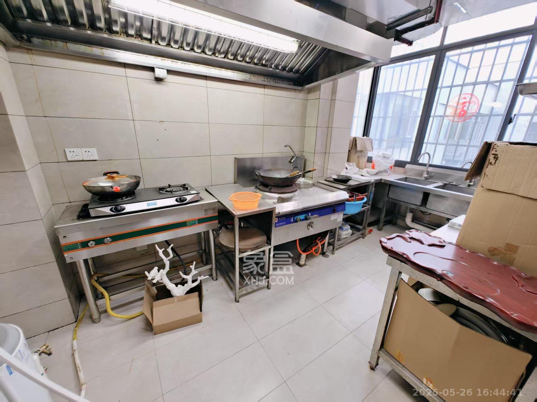 上庭苑  4室2厅2卫    5000.0元/月 上庭苑  4室2厅2卫    5000.0元/月室内图