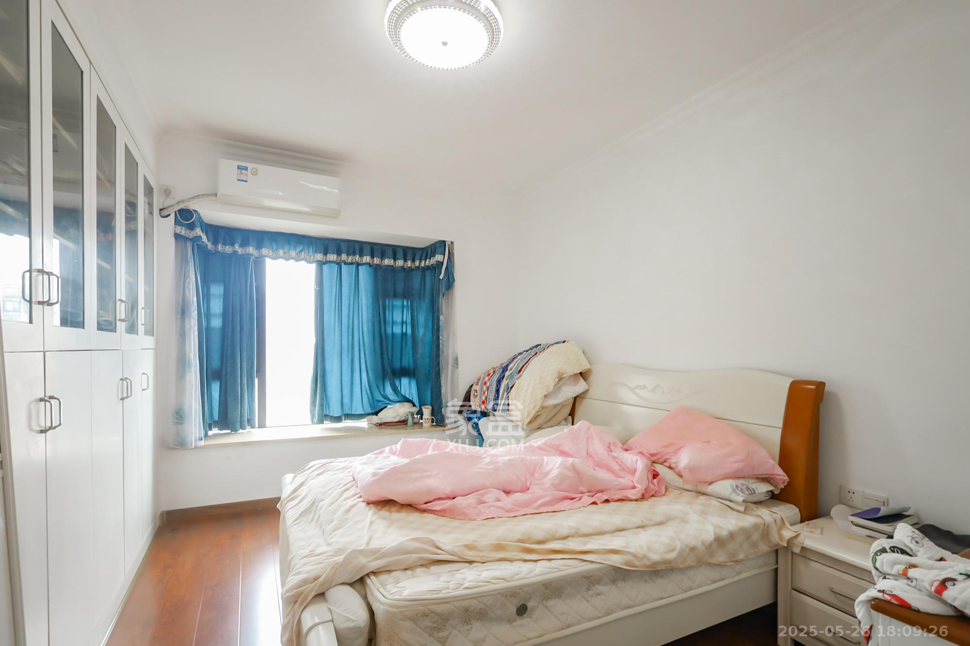 钰龙天下二期(钰龙佳园) 3室2厅2卫 262.0万 钰龙天下二期(钰龙佳园) 3室2厅2卫 262.0万卧室