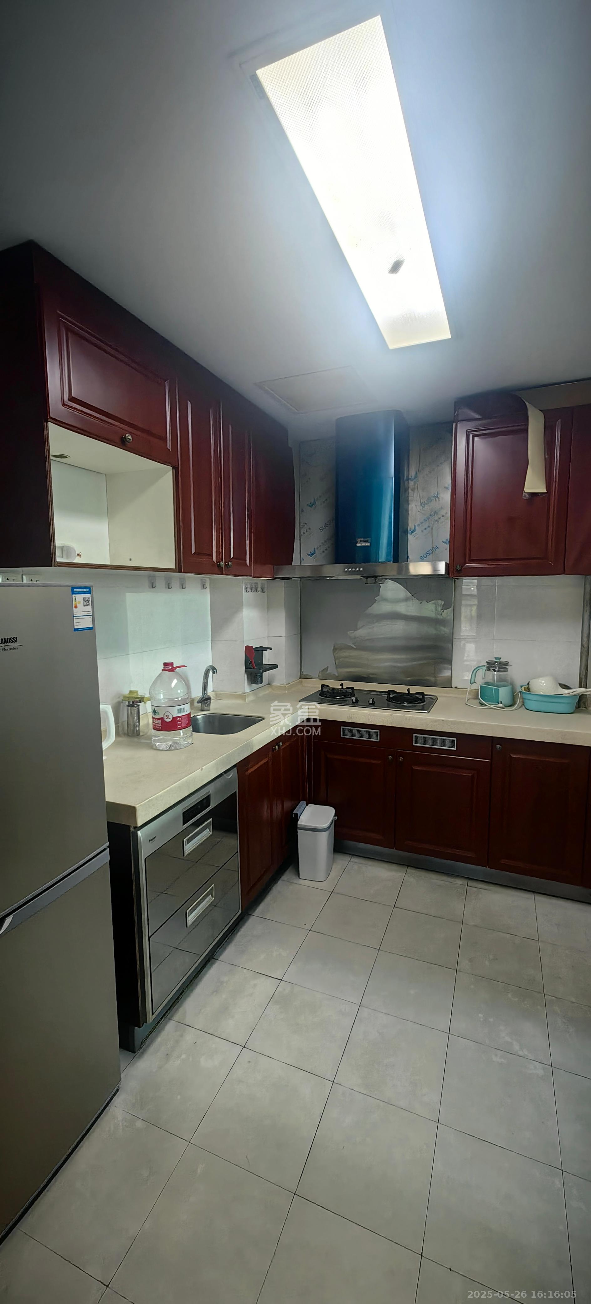 恒大华府 2室2厅1卫 2300.0元/月 恒大华府 2室2厅1卫 2300.0元/月室内图