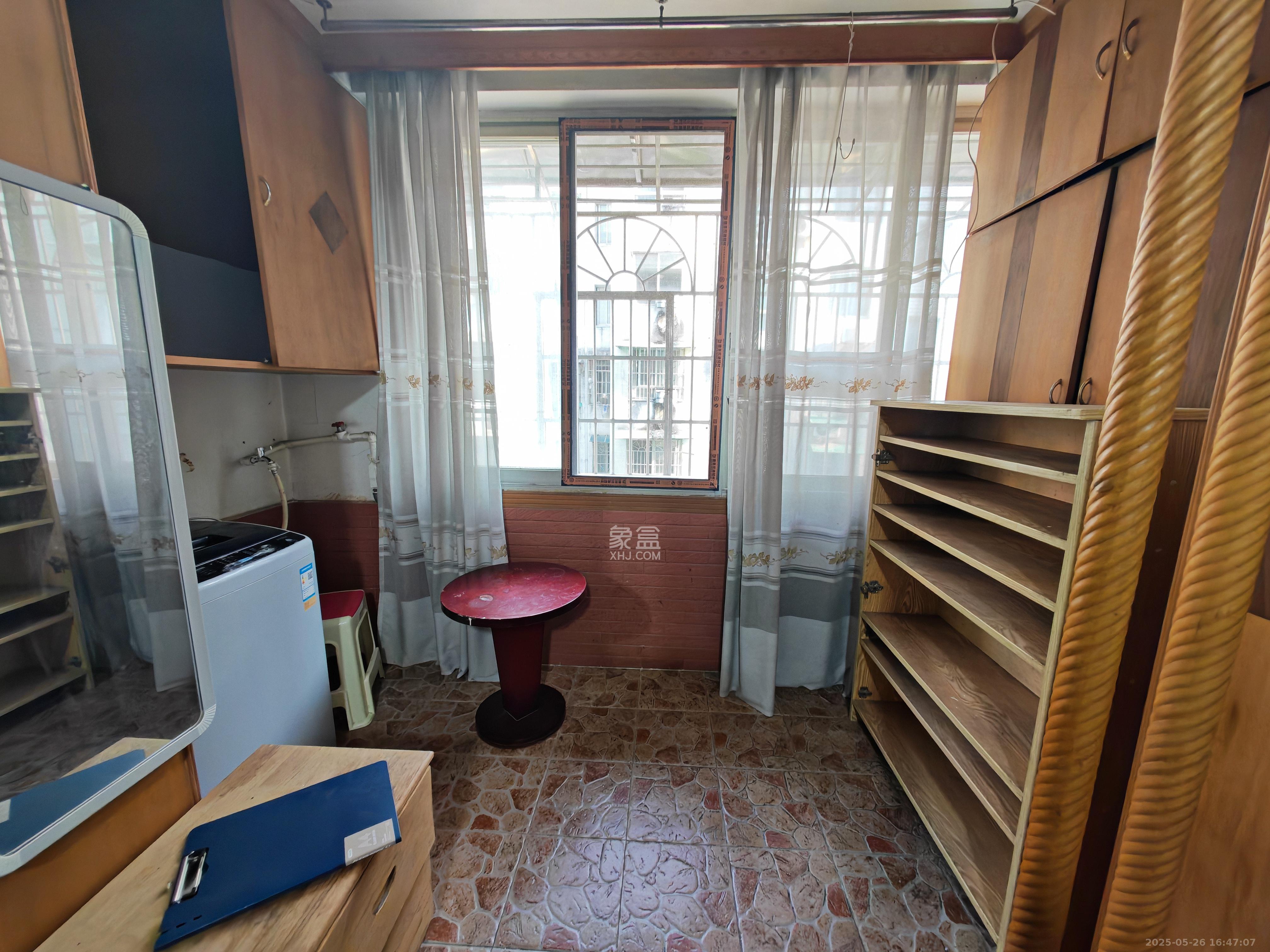 天润花园 3室2厅2卫 2200.0元/月 天润花园 3室2厅2卫 2200.0元/月室内图