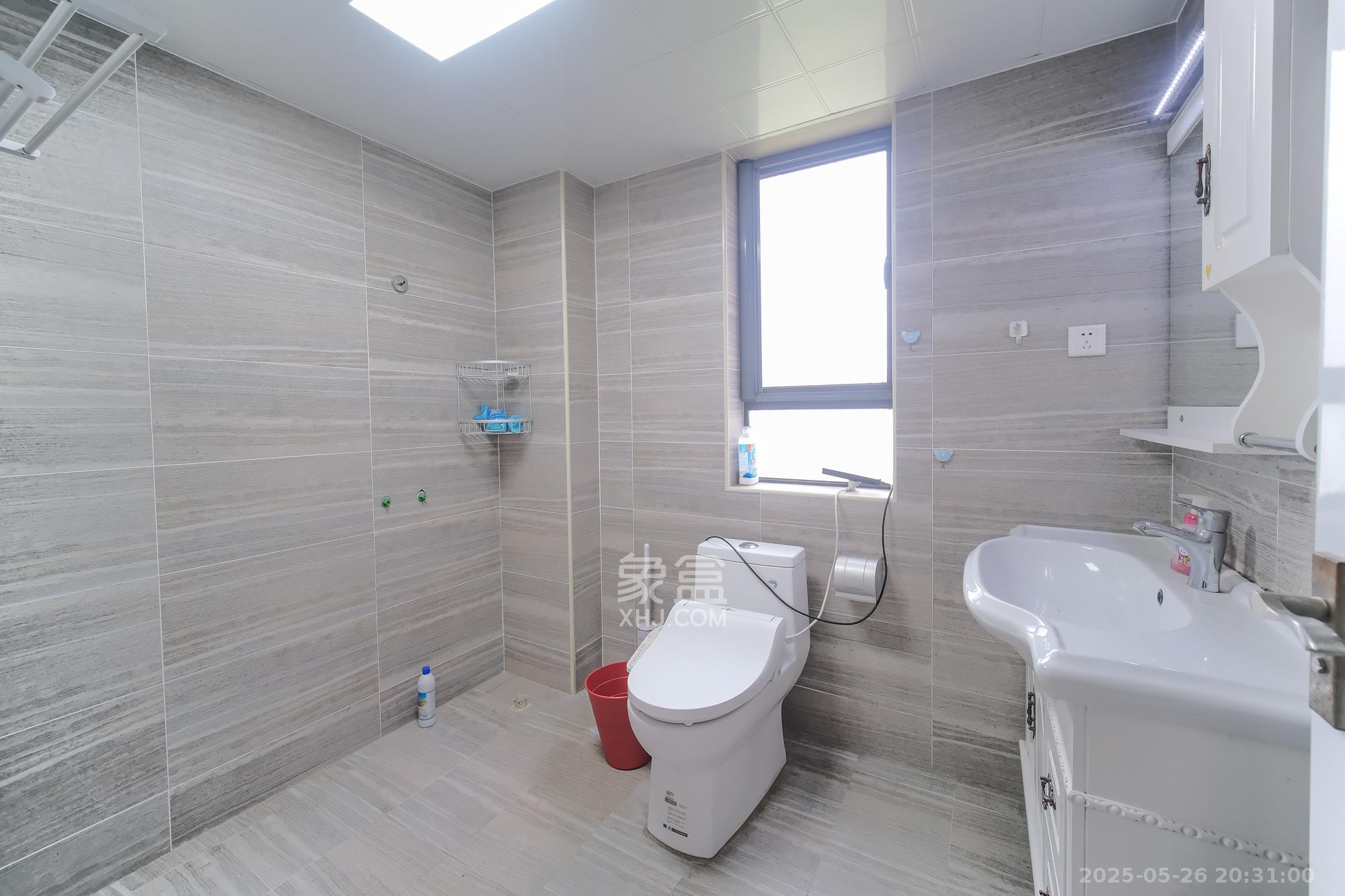 三一街区  3室2厅2卫    85.8万 三一街区  3室2厅2卫    85.8万卫生间