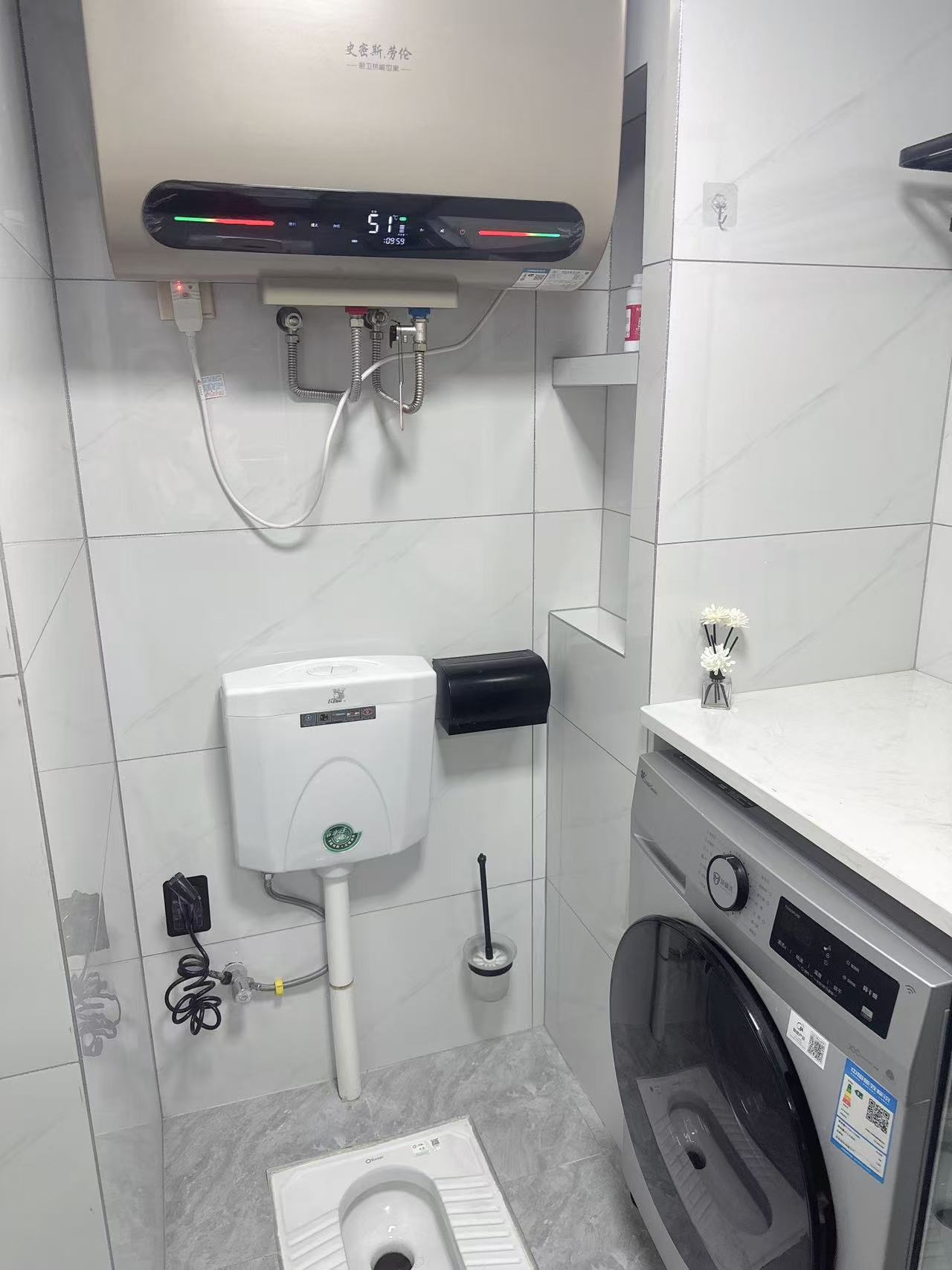 江岸公馆  1室1厅1卫   1400.00元/月室内图