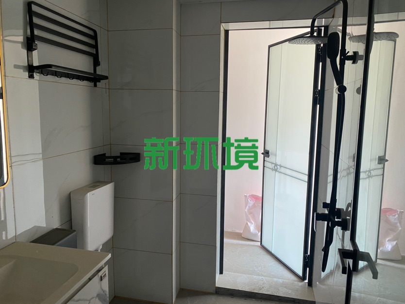 龙源华城  3室2厅2卫   75.00万客厅