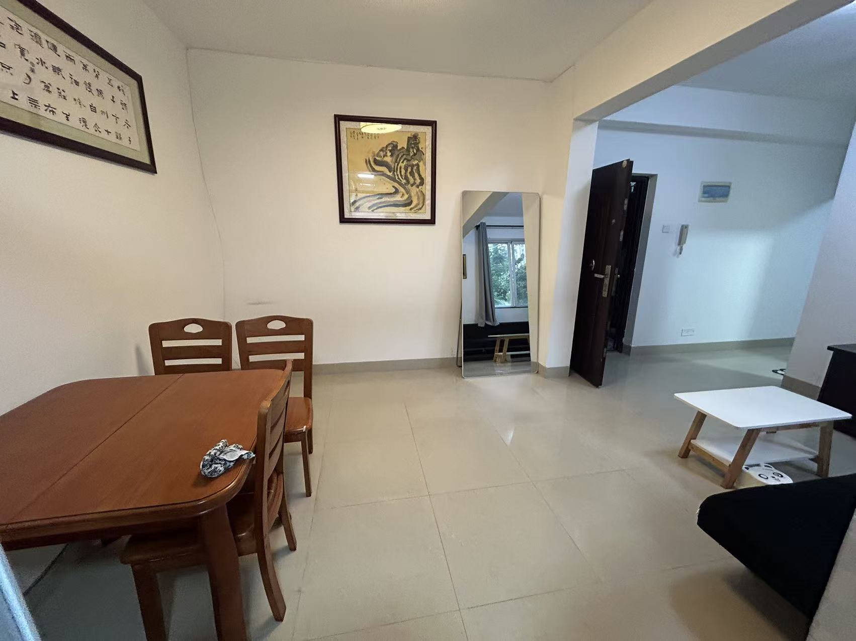 蔚兰天成 1室1厅1卫 68.0万 蔚兰天成 1室1厅1卫 68.0万客厅