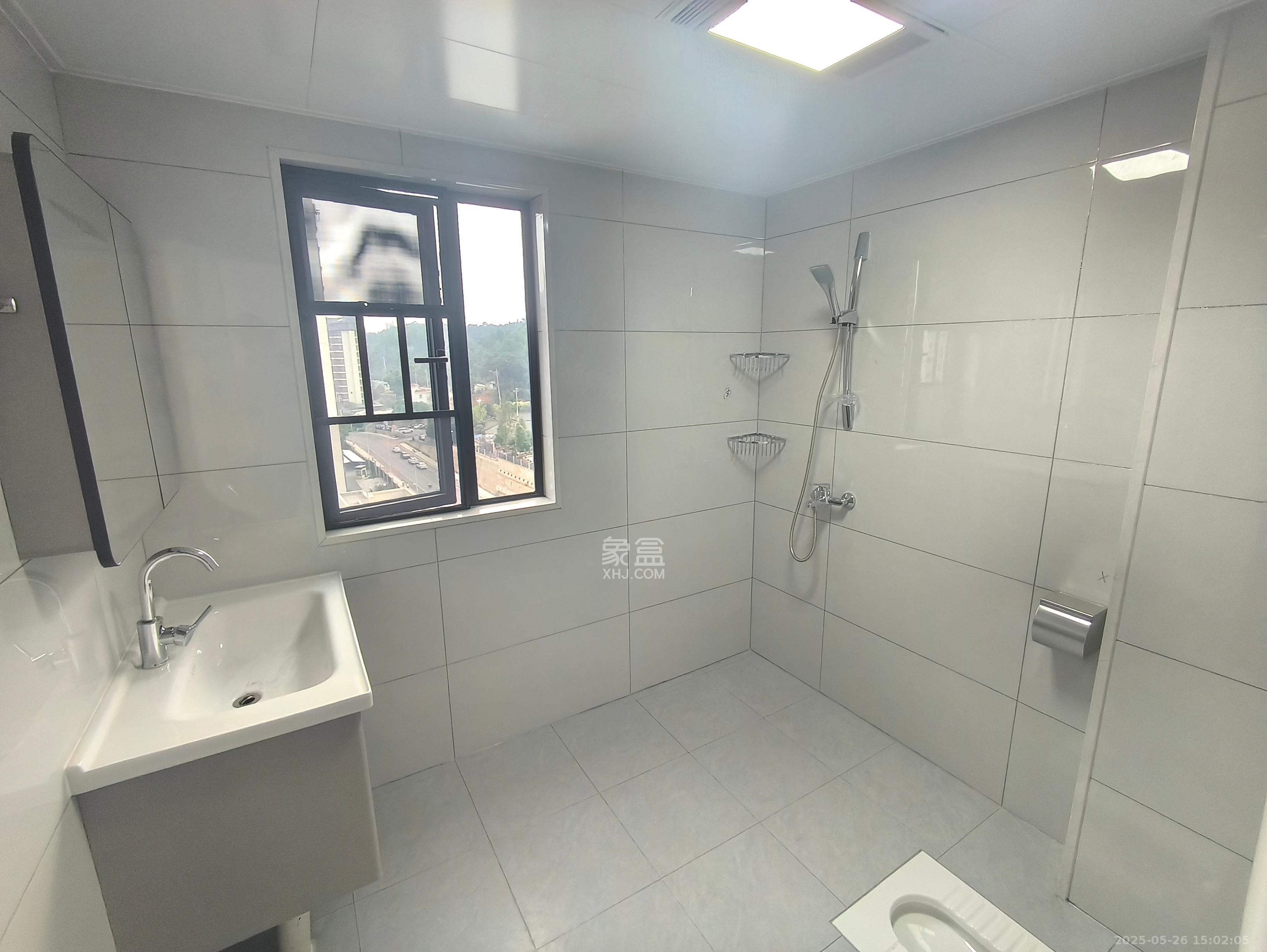 惟智园安置小区 4室2厅2卫 2700.0元/月 惟智园安置小区 4室2厅2卫 2700.0元/月室内图