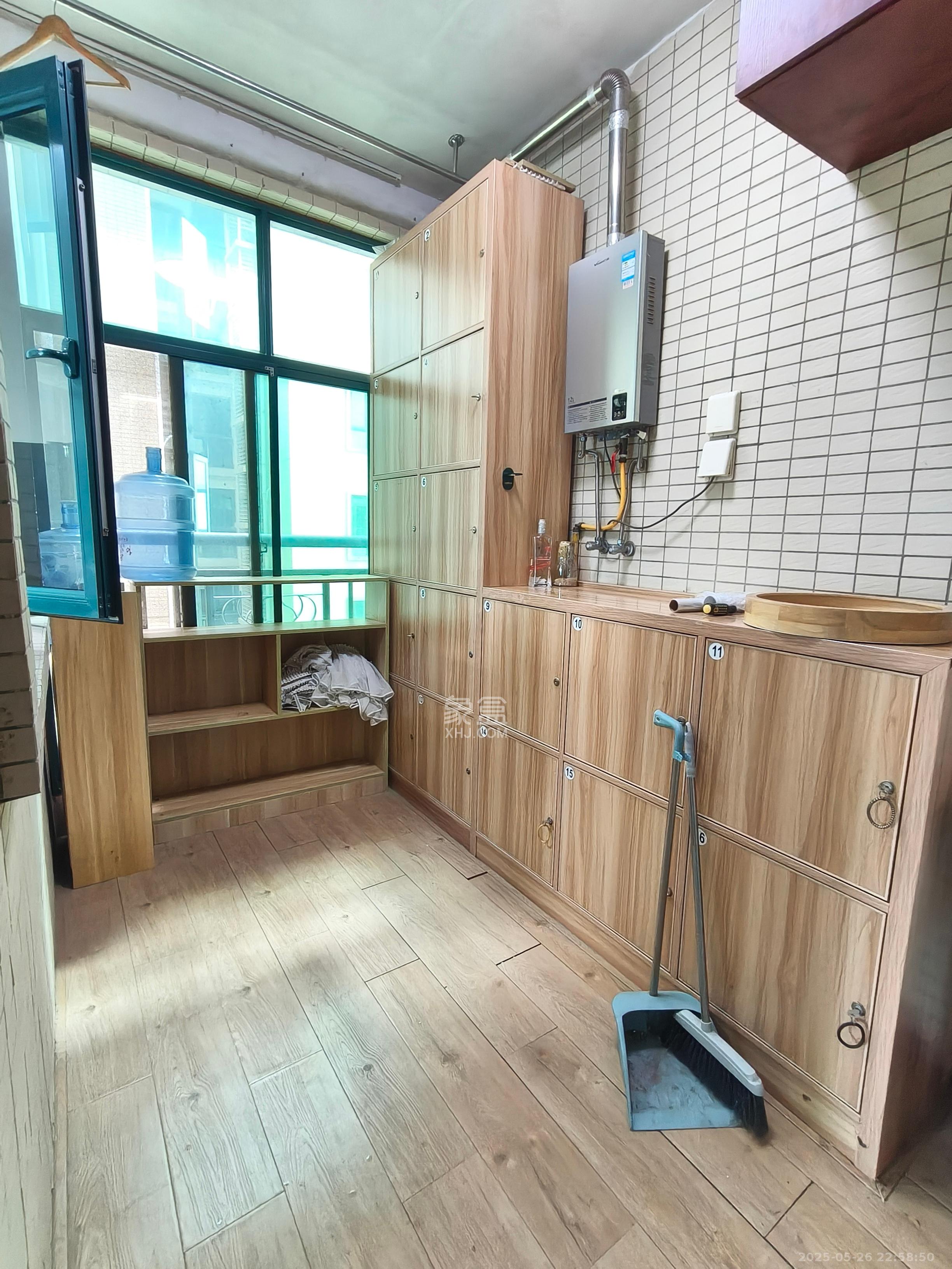 恒大城 3室2厅1卫 2300.0元/月 恒大城 3室2厅1卫 2300.0元/月室内图