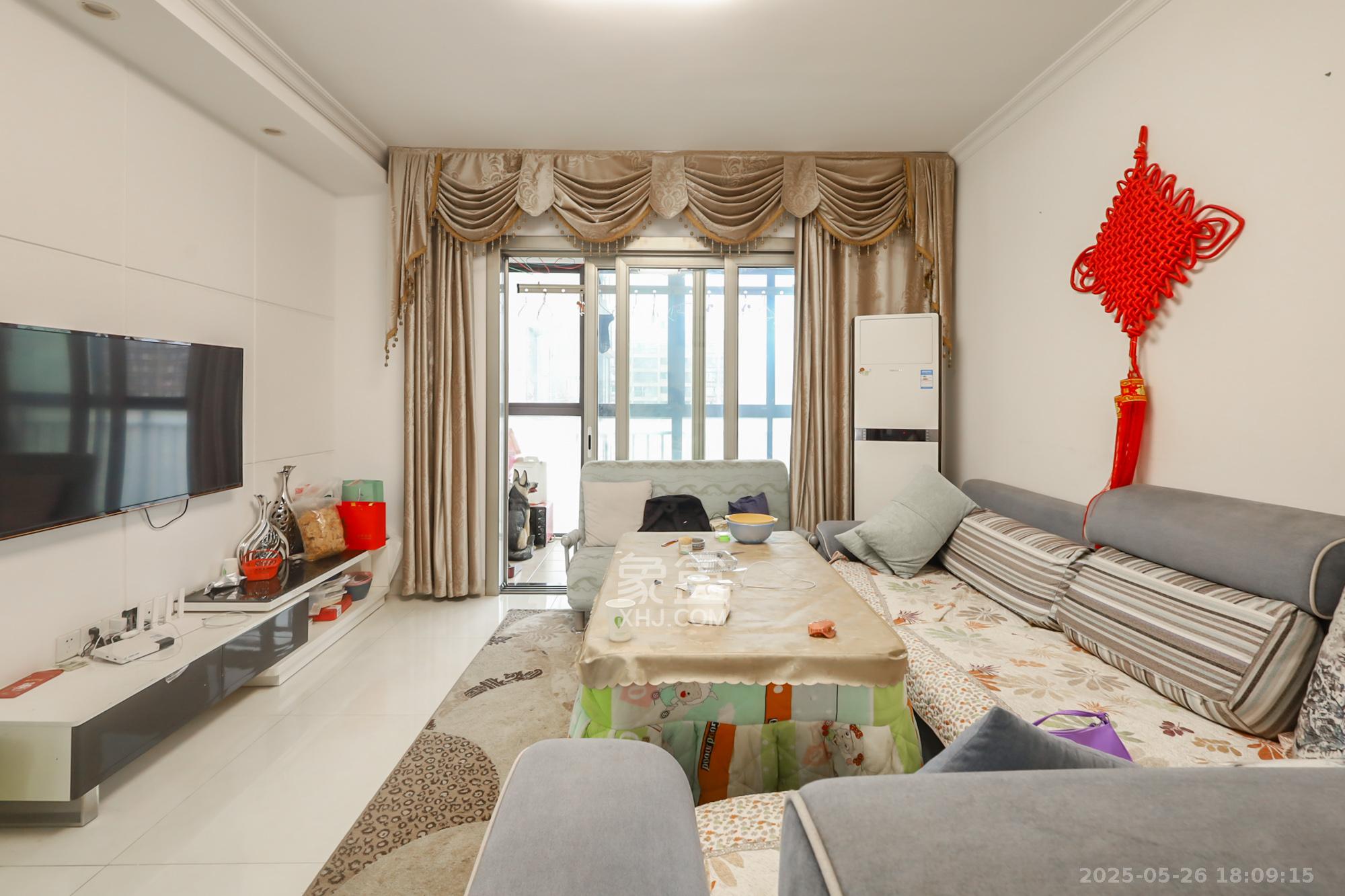 钰龙天下二期(钰龙佳园) 3室2厅2卫 262.0万 钰龙天下二期(钰龙佳园) 3室2厅2卫 262.0万客厅