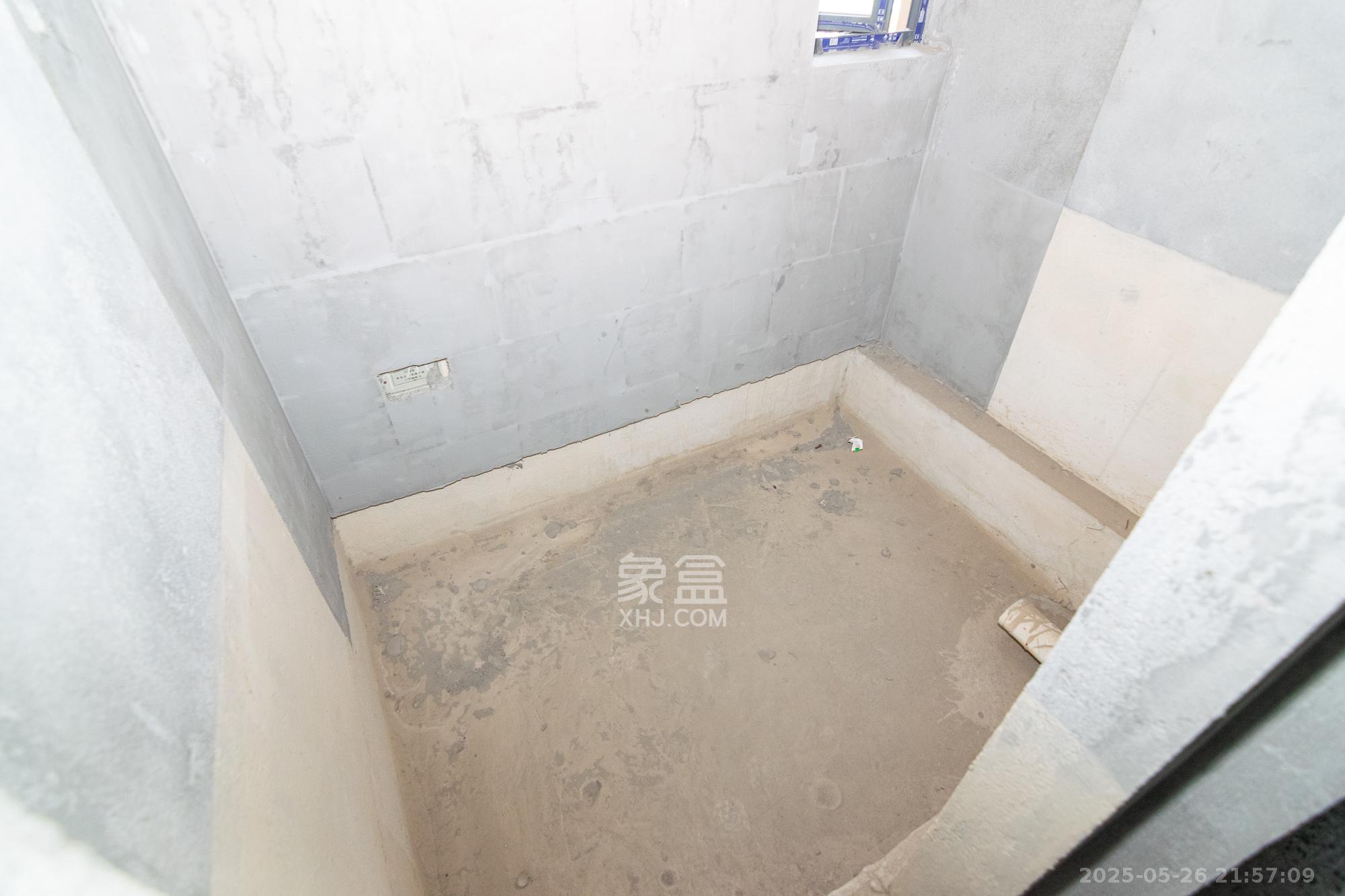 大汉月亮河畔  4室2厅2卫    63.0万卫生间