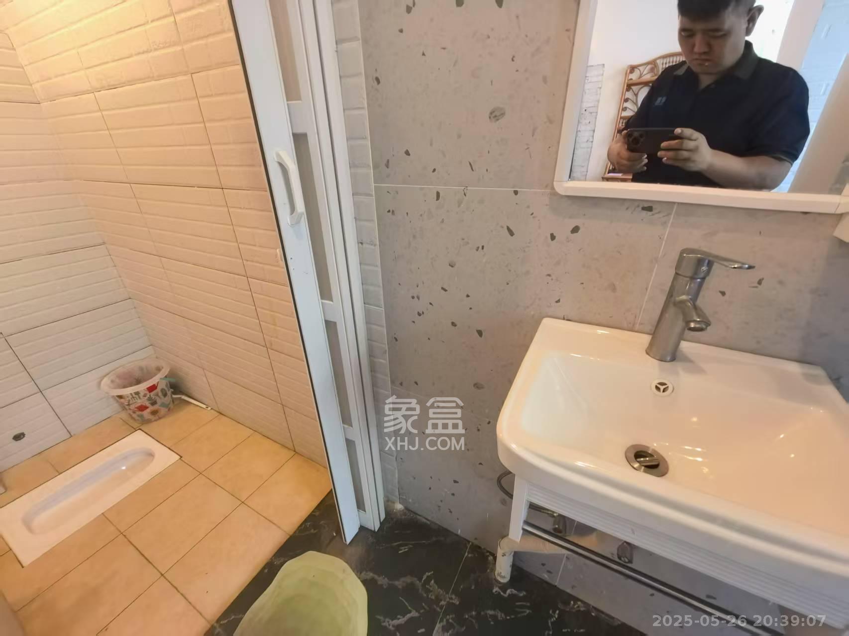 三湘小区  1室1厅1卫   1500.00元/月室内图