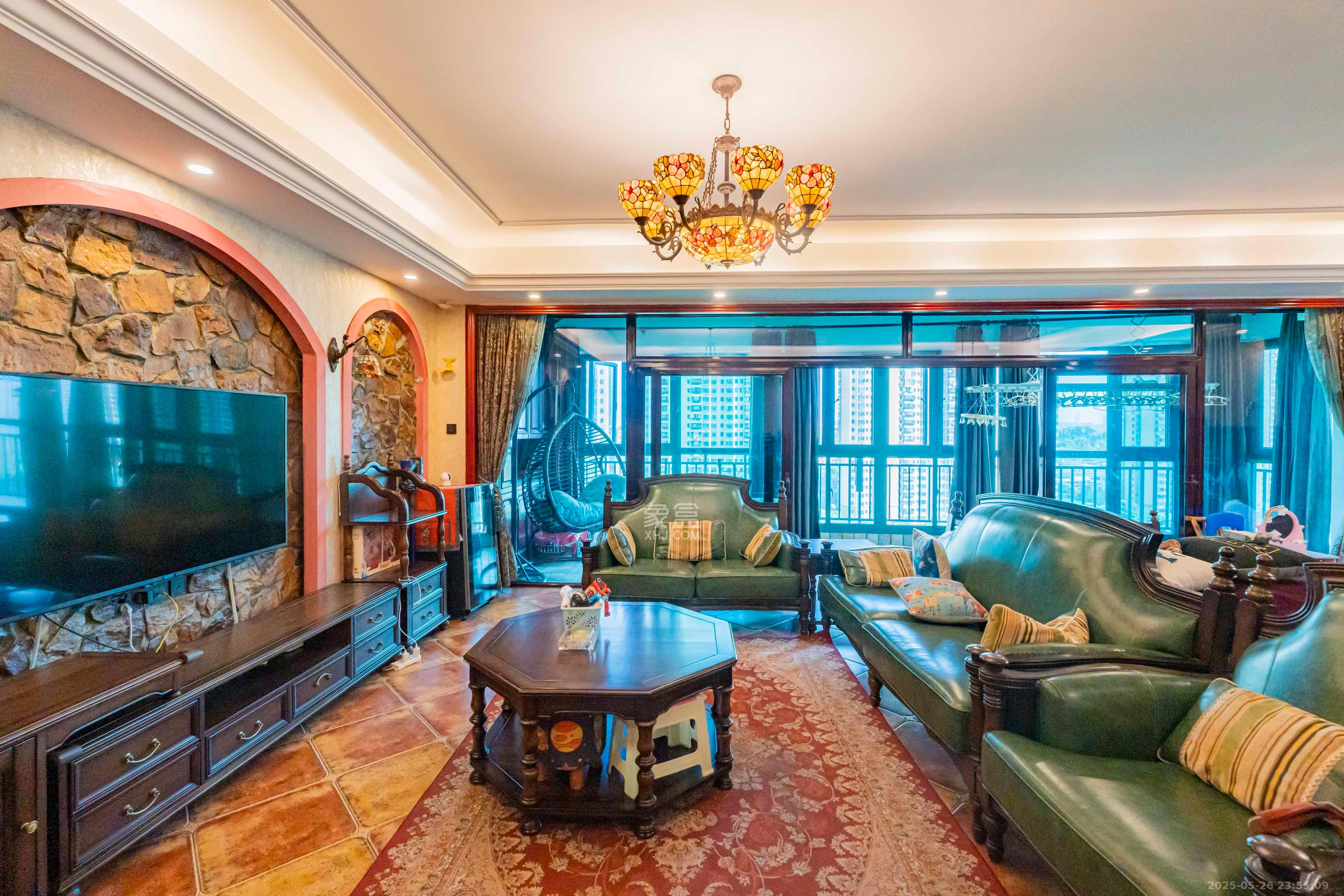 恒大雅苑 5室2厅3卫 280.0万 恒大雅苑 5室2厅3卫 280.0万客厅