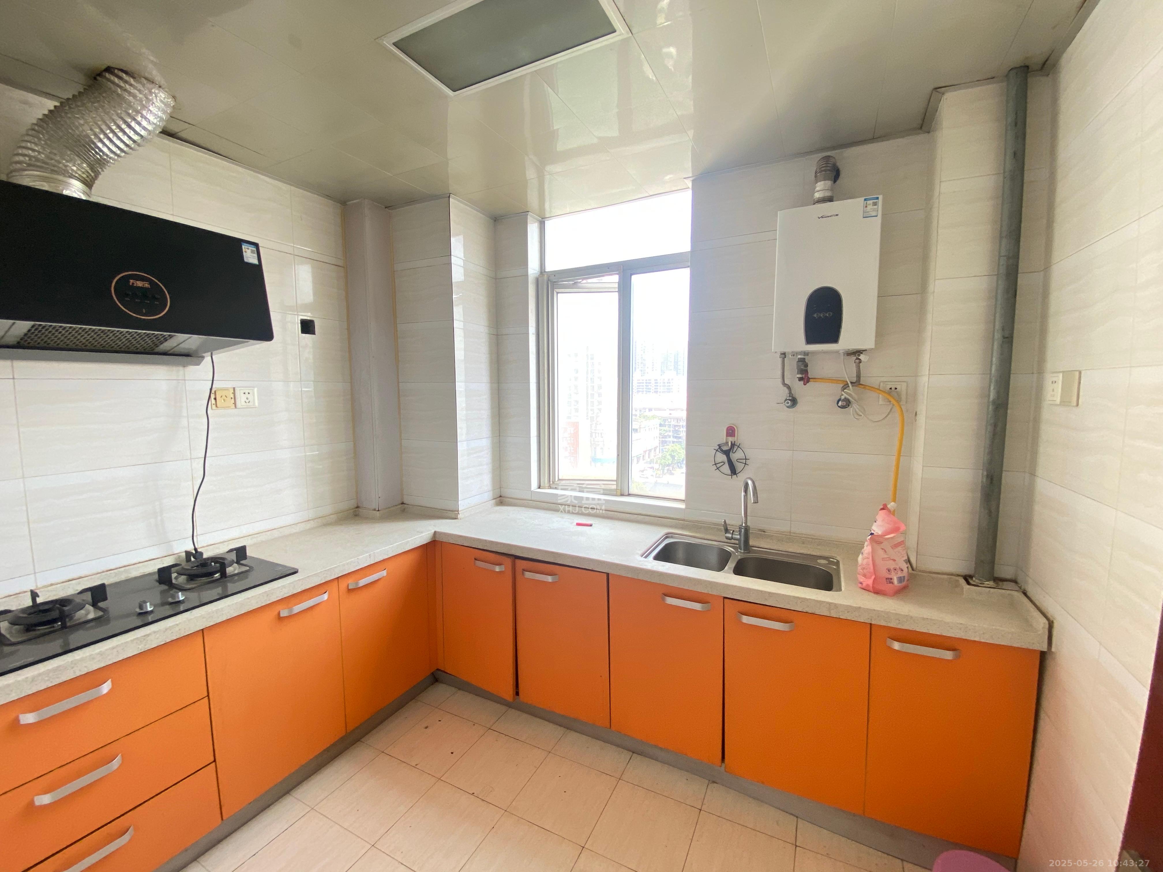 桔香鑫城 3室2厅2卫 2400.0元/月 桔香鑫城 3室2厅2卫 2400.0元/月室内图