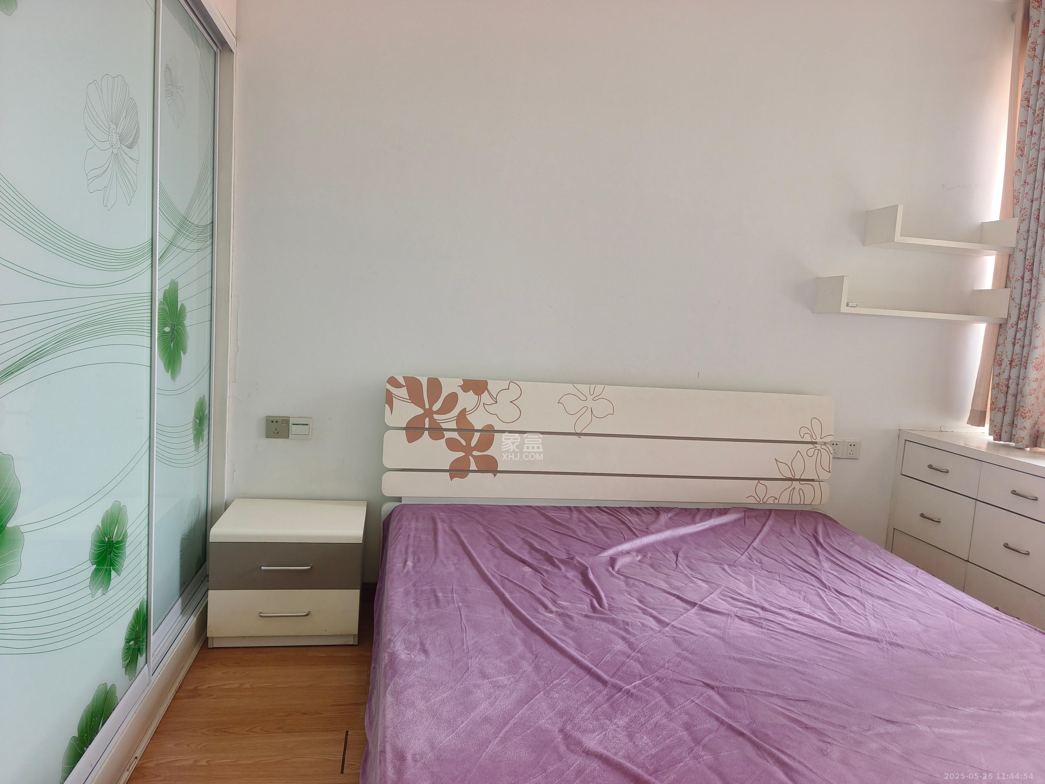 卓越蔚蓝海岸二期  2室1厅1卫    2500.0元/月室内图